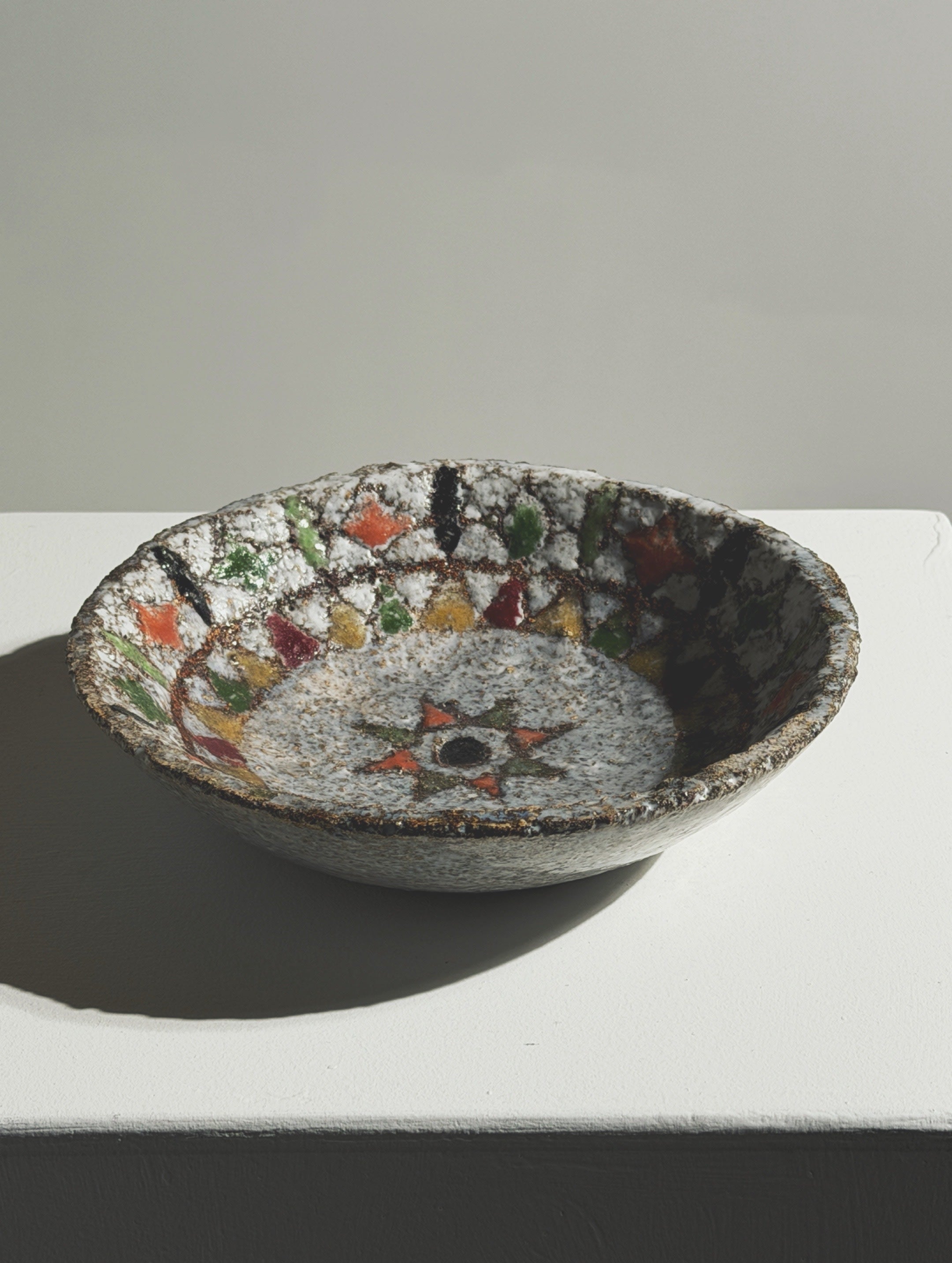 Bowl in Chamotte Stoneware by Fernande Kohler, Vallauris, circa 1960 — side angle showing colorful decorative patterns