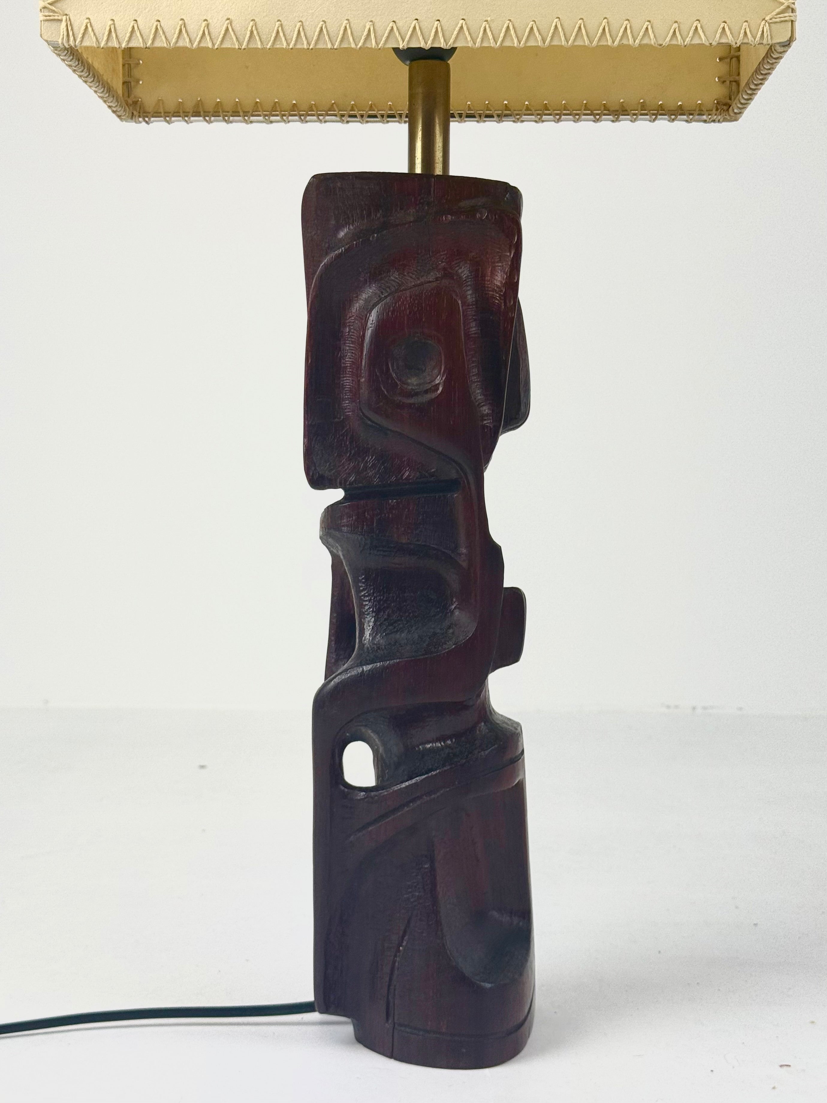 Hand-carved wooden sculptural table lamp by Gianni Pinna — view 9