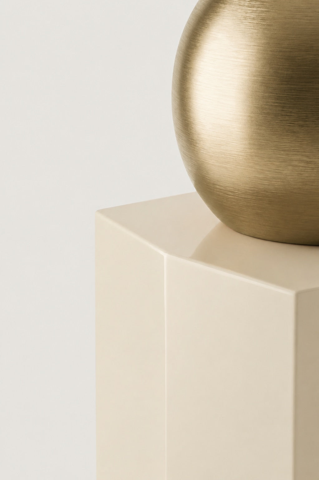 Ame II Lacquer Pedestal — lifestyle setting