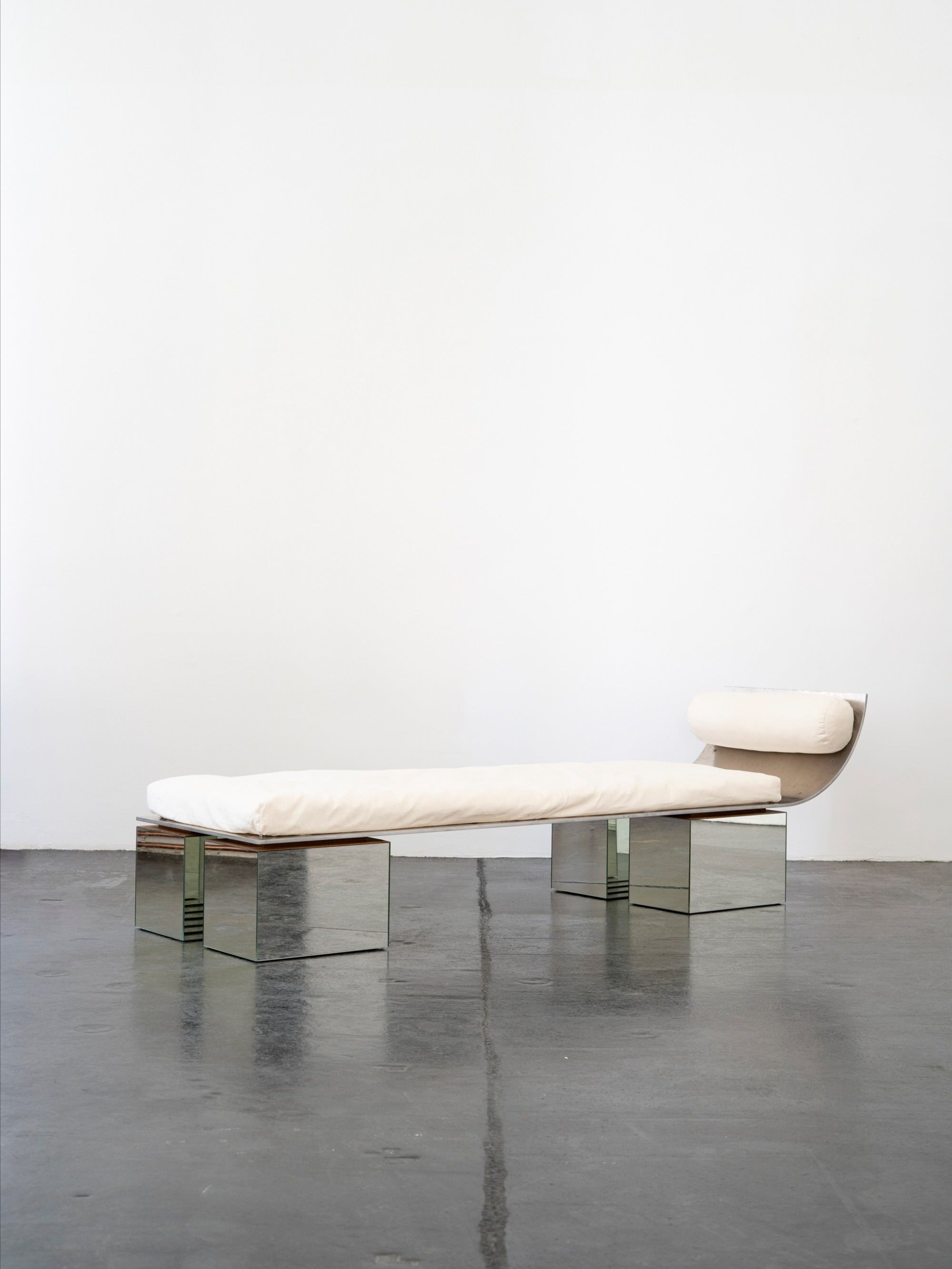 Minimalism Daybed DN_S2501 in Aluminium - Contemporary Industrial Collection