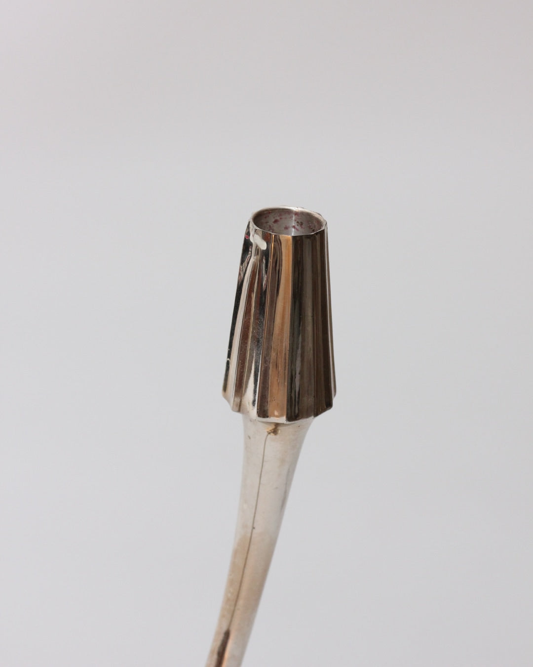 Pareja Candelabros Alpaca — top view of polished silver candle holder