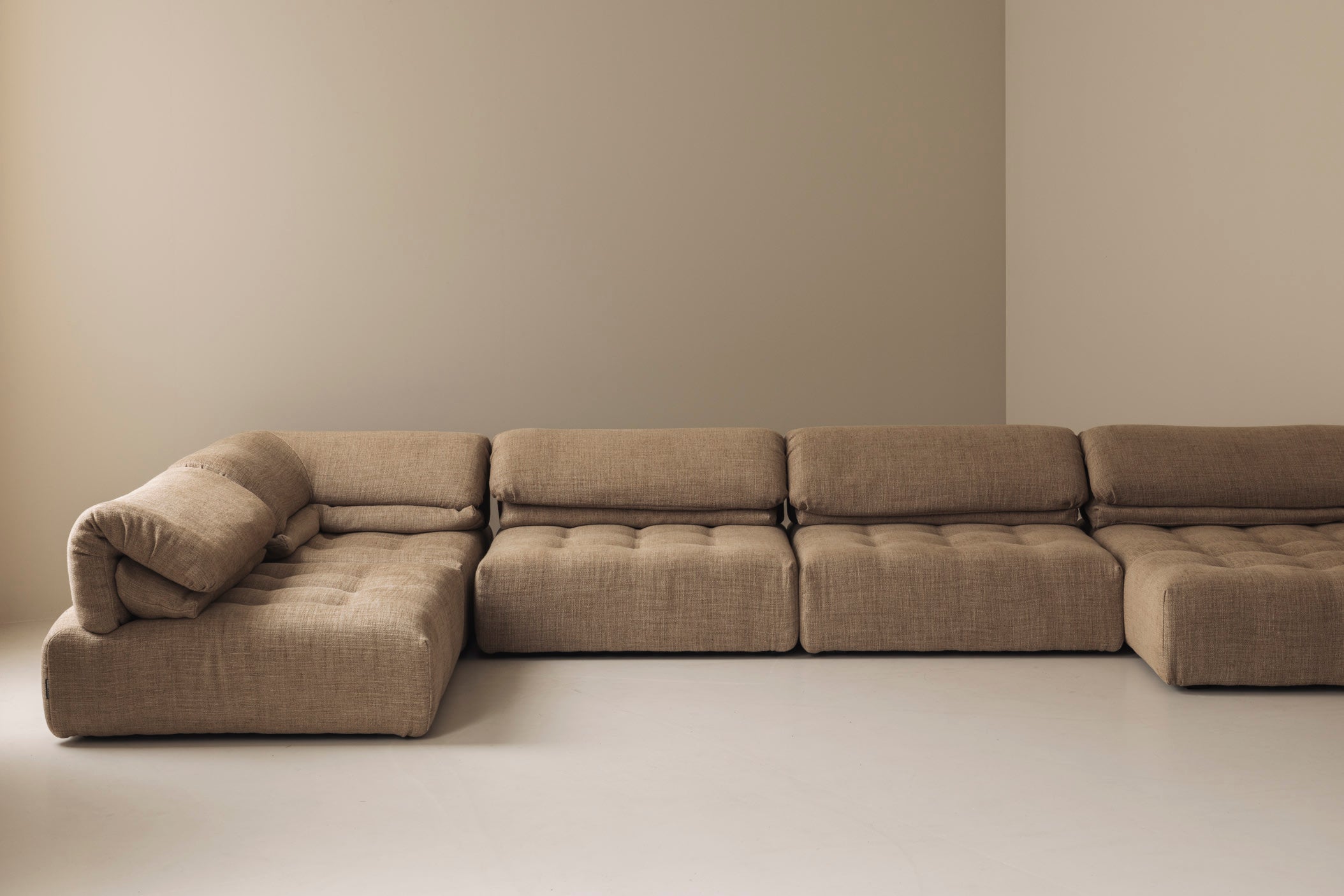 Fully re-upholstered Modular Voyage Immobile sofa by Roche Bobois, France 1990s. — in context