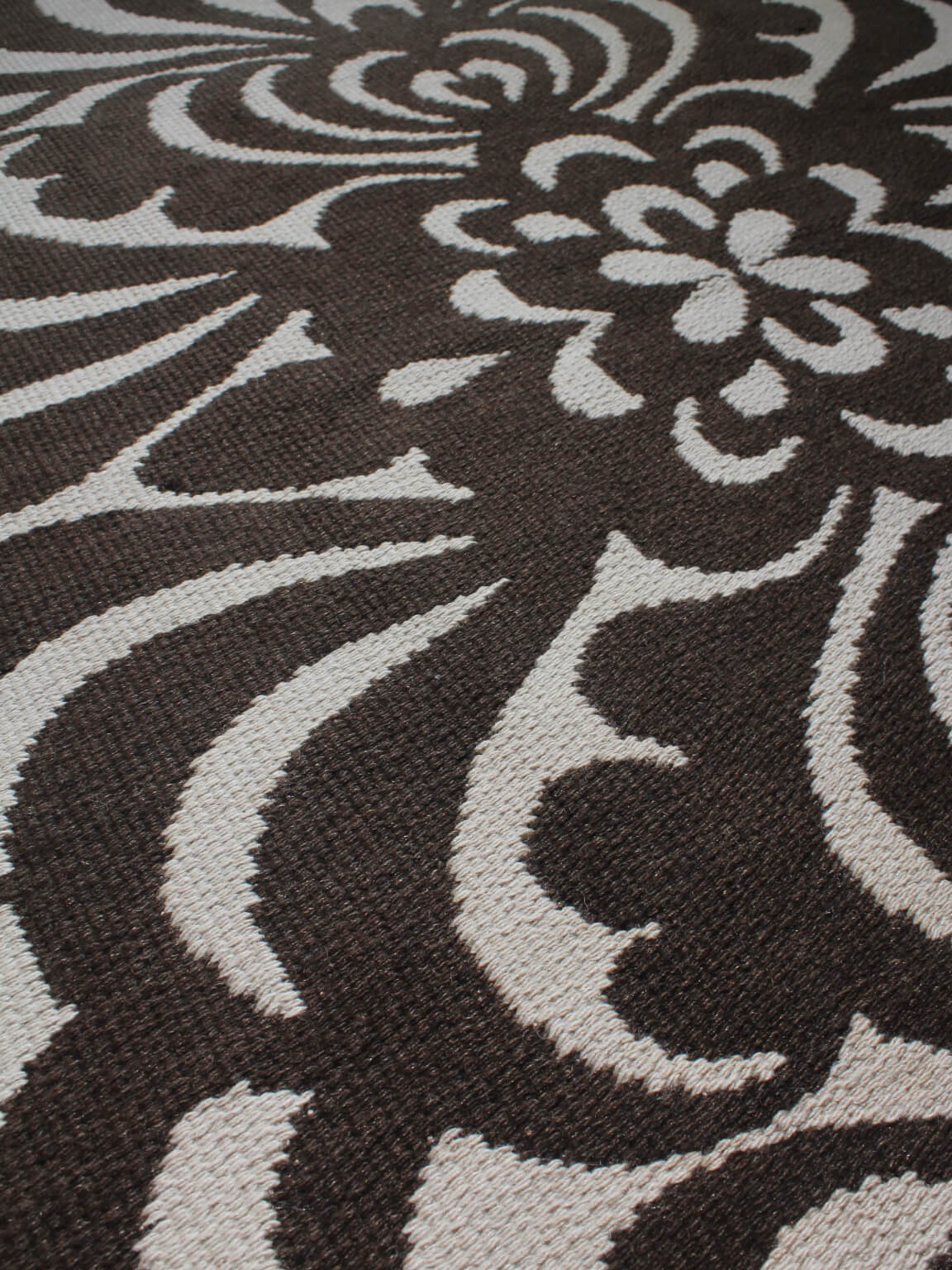Berit Woelfer Mid-Century Graphic Double-Sided Wool Rug 160x240, Signed — detail view