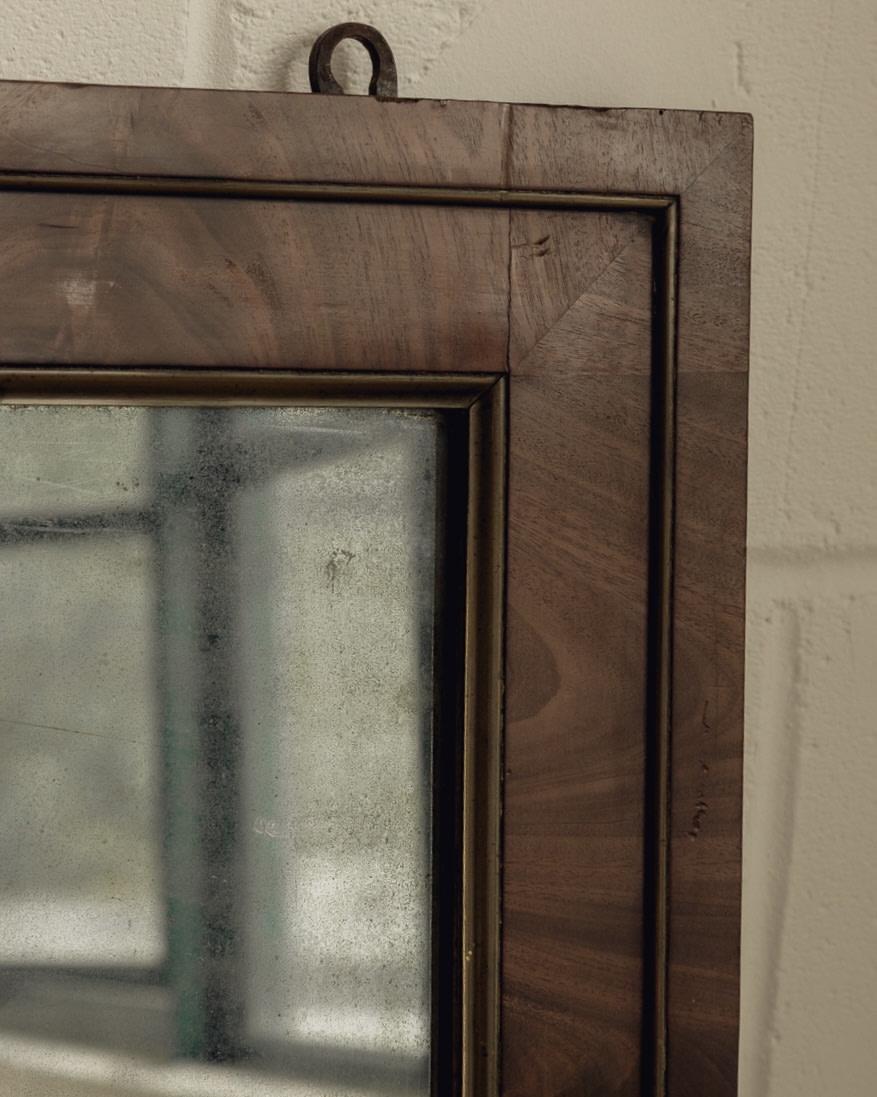 Miroir Empire en acajou et laiton du 19ème siècle