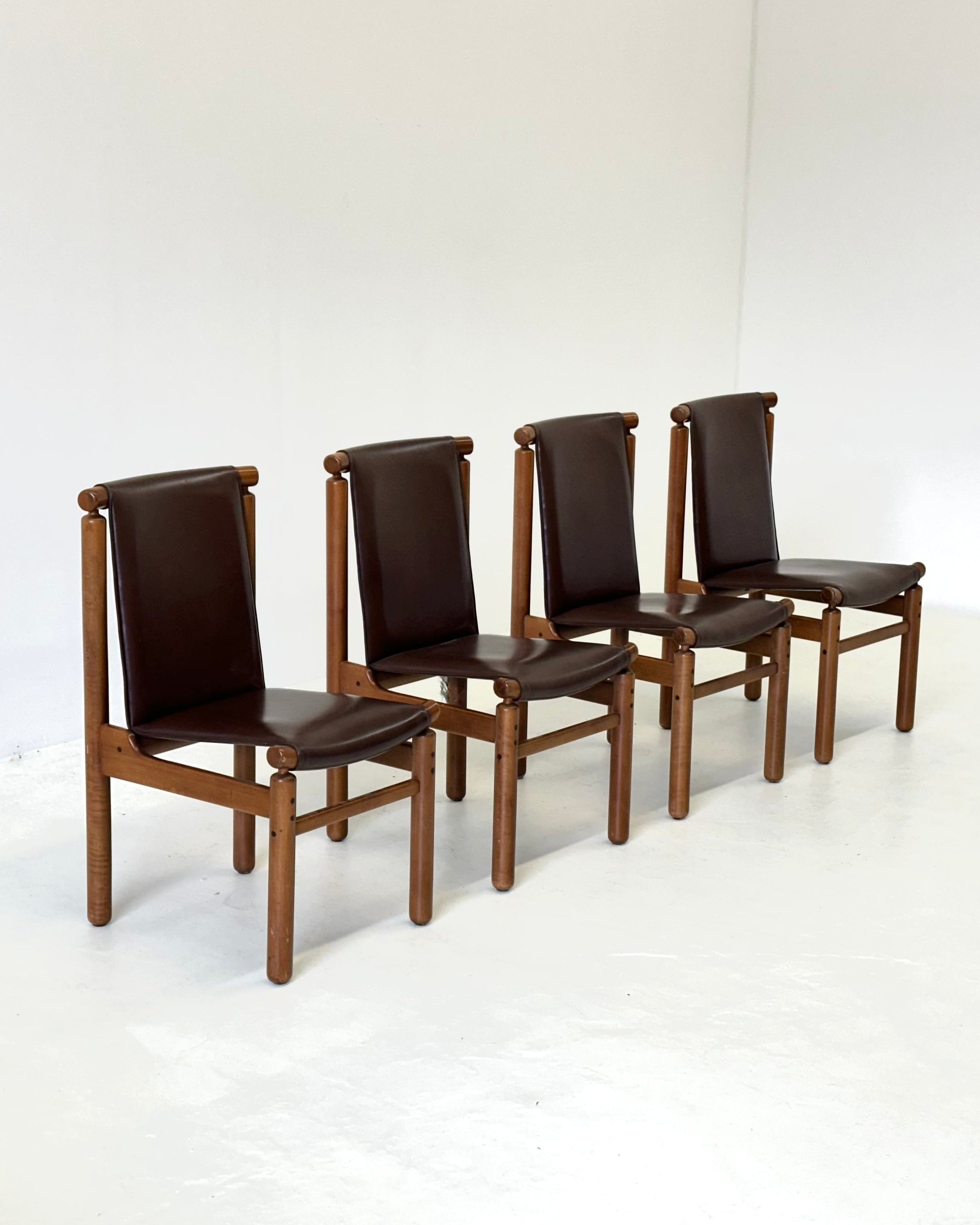 Set of Tapiovaara dining chairs by La Permanente Cantù by Wintage | The Oblist