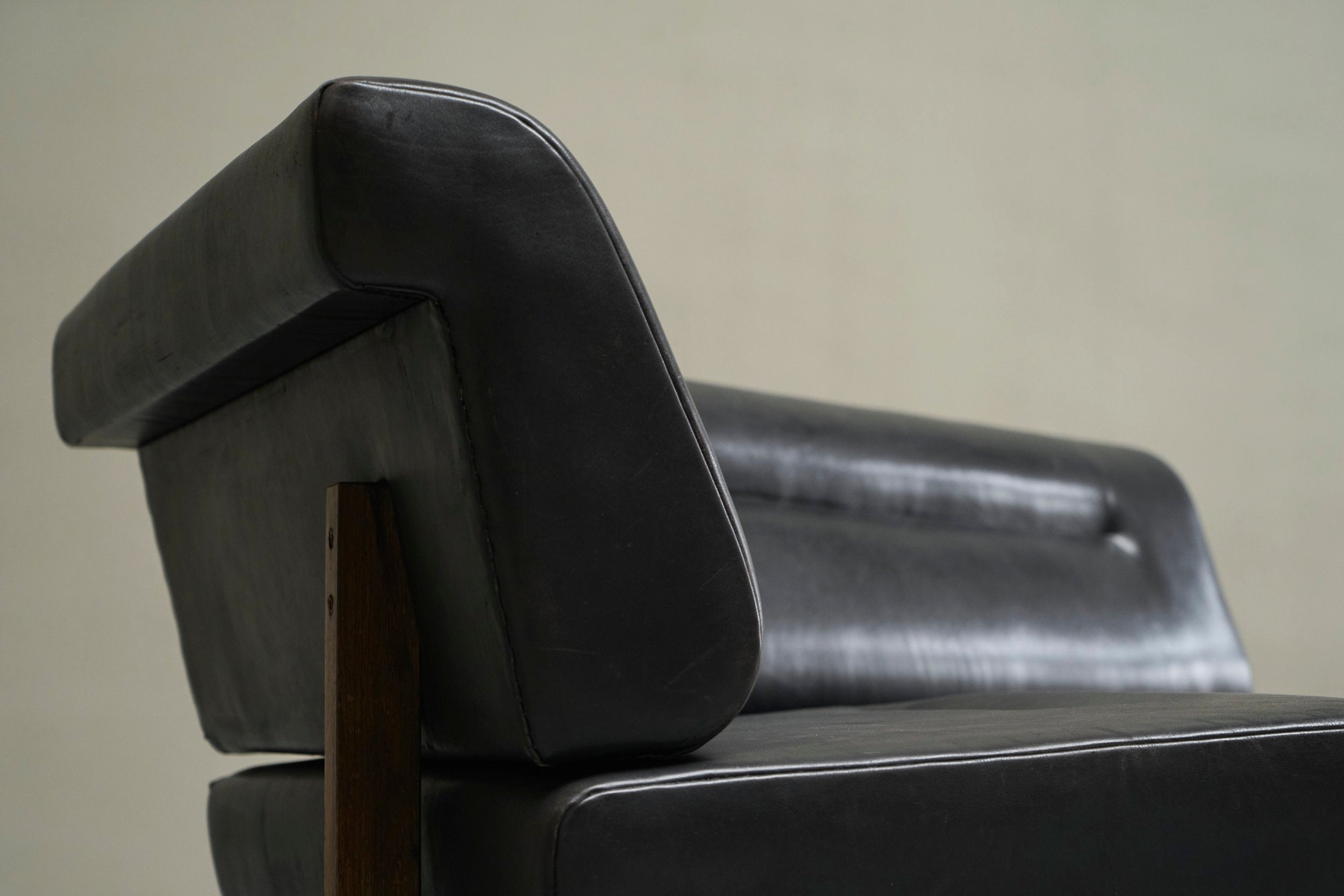 Martin Visser One-Off Boomerang Sofa in Solid Wengé and Black Leather — side angle