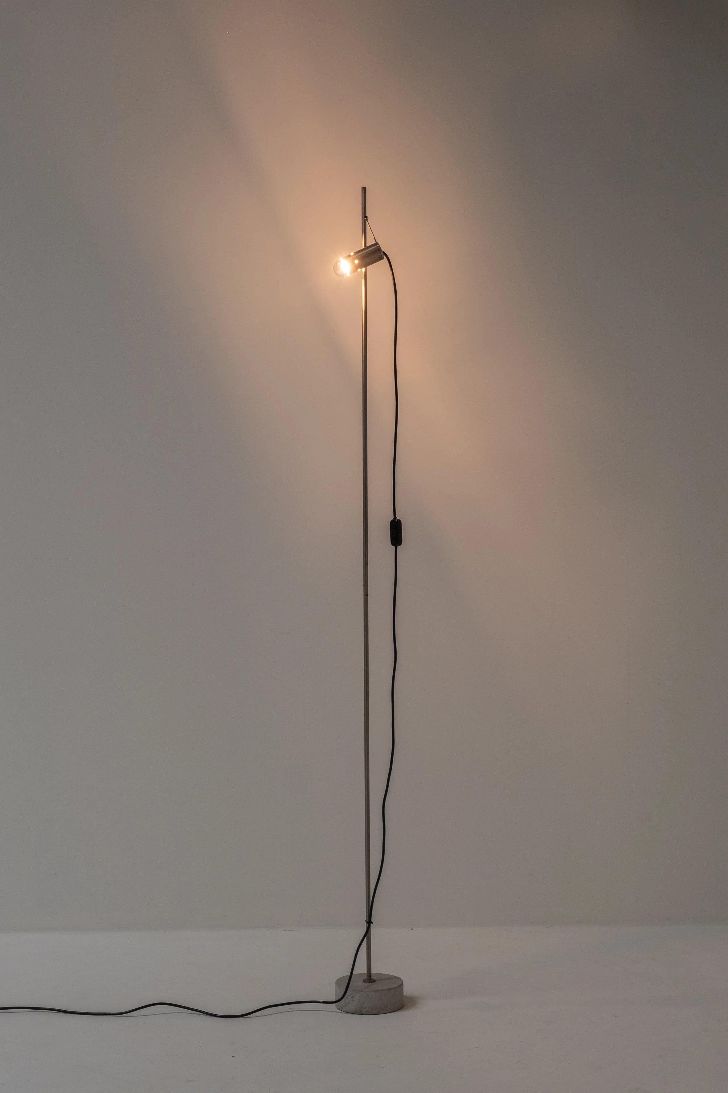 Tito Agnoli Floor Lamp — detail view