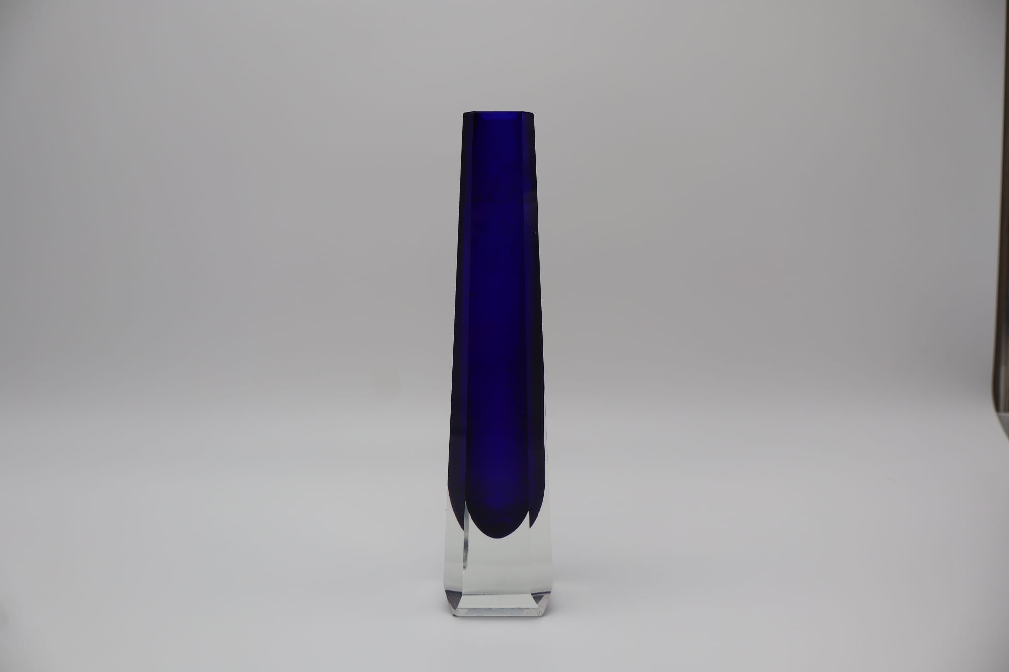 Murano Sommerso Glass Vase – Cobalt Blue Faceted Crystal – Italian Mid Century 1960s — detail view