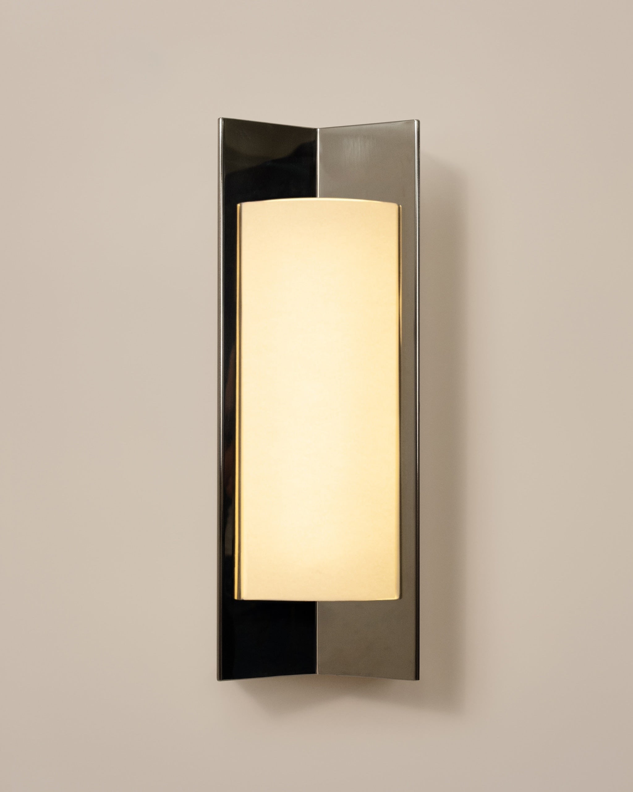'Arrow' Applique M With Diffuser by Violaine d'Harcourt | The Oblist