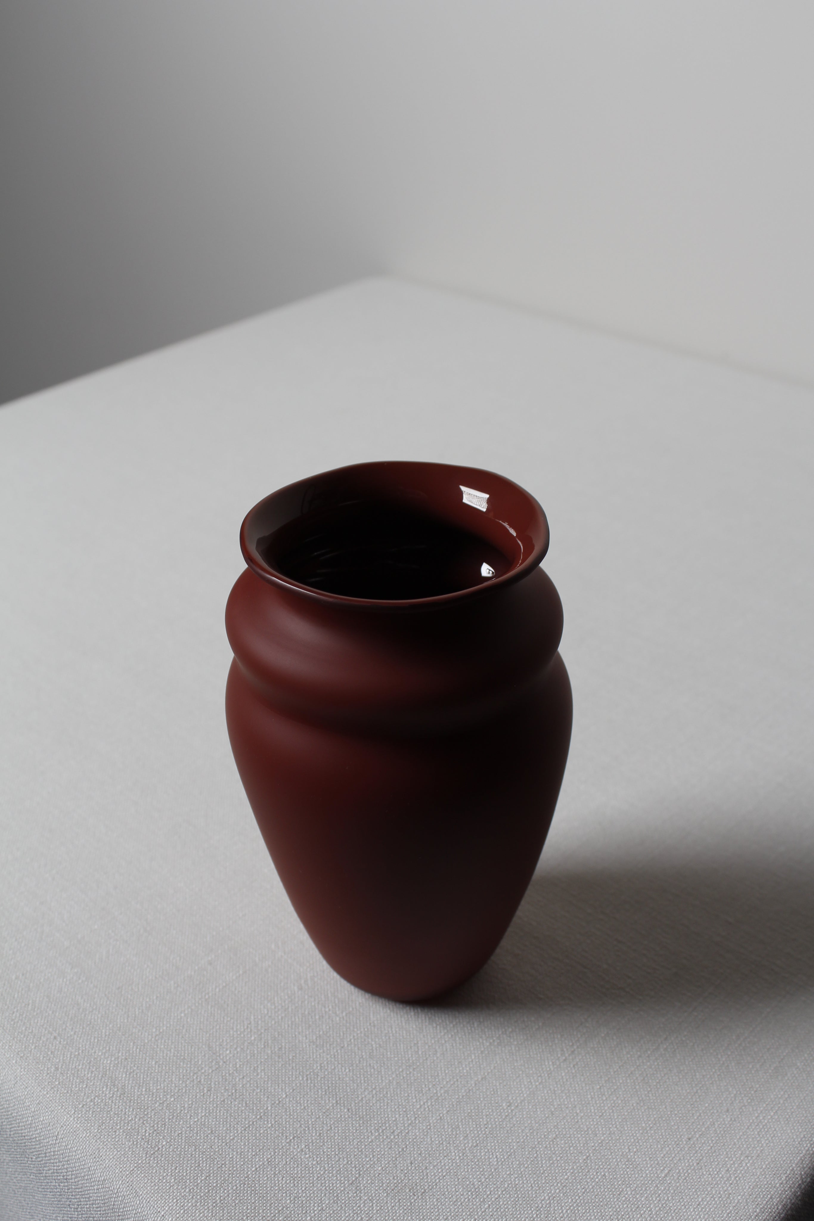 Large Vase in Clay — detail view