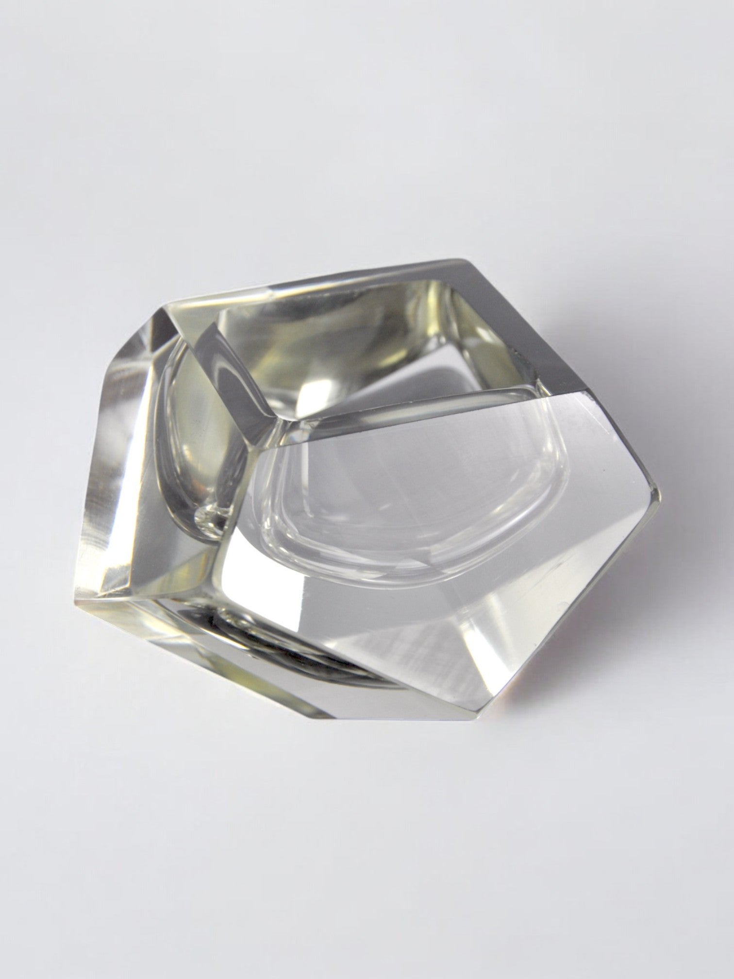 Flavio Poli Ashtray for Seguso, Murano, italy, 1960s — angled view of clear glass design