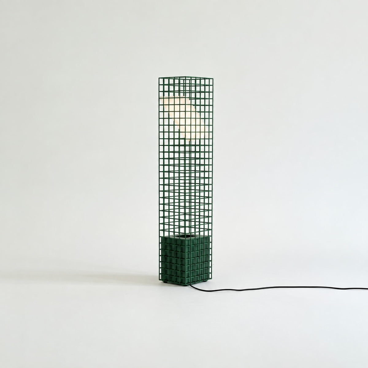 Ami Table Lamp in Steel Mesh and Glass — view 9