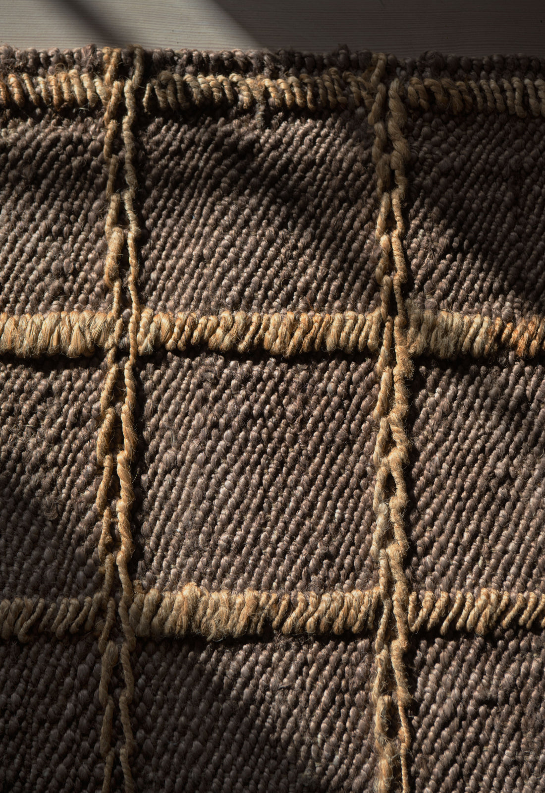 'Strata' Braided Jute Rug, Brown — close-up