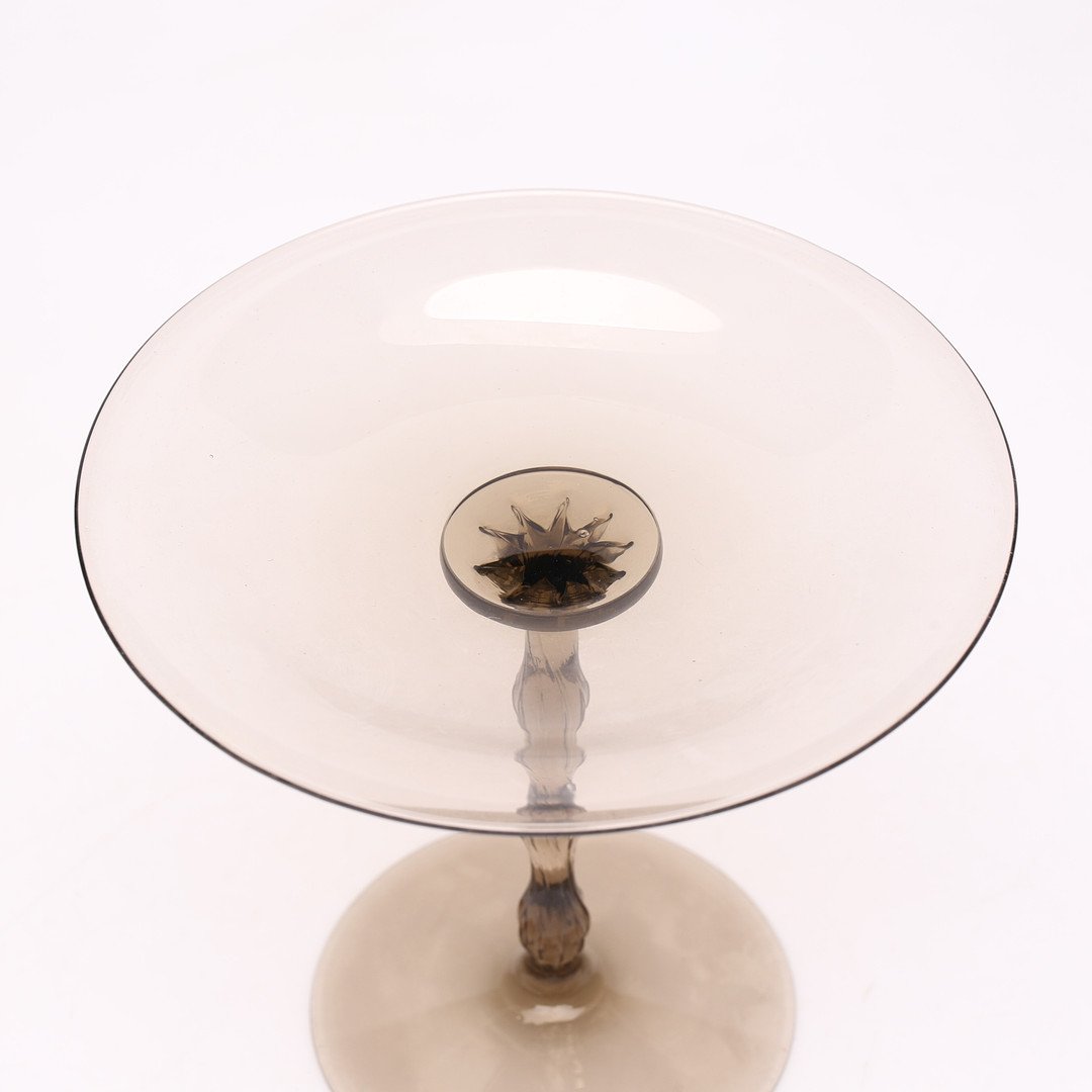 Glass tazza by Simon Gate for Sandvik/Orrefors — detail view