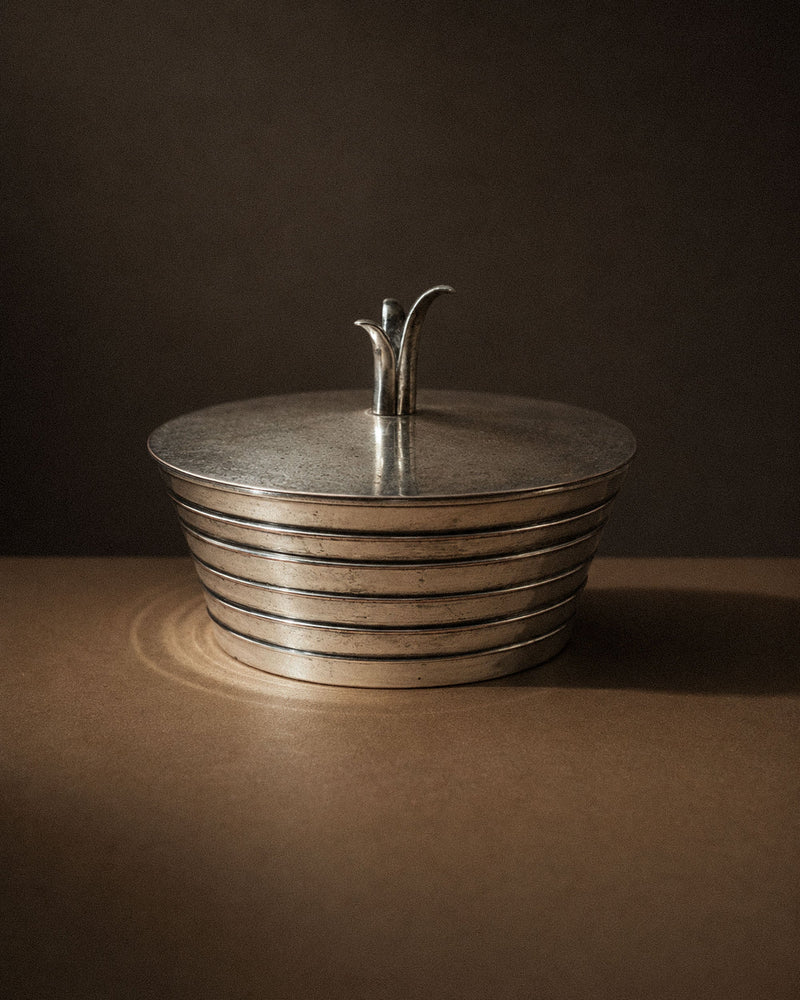 Vintage 1950s Silver Plated Lidded Bowl, Tiered Form with Abstract Leaf Handle Detail, Elegant Table Decor, Timeless Serving, Gift Idea by Bottega Jacobs