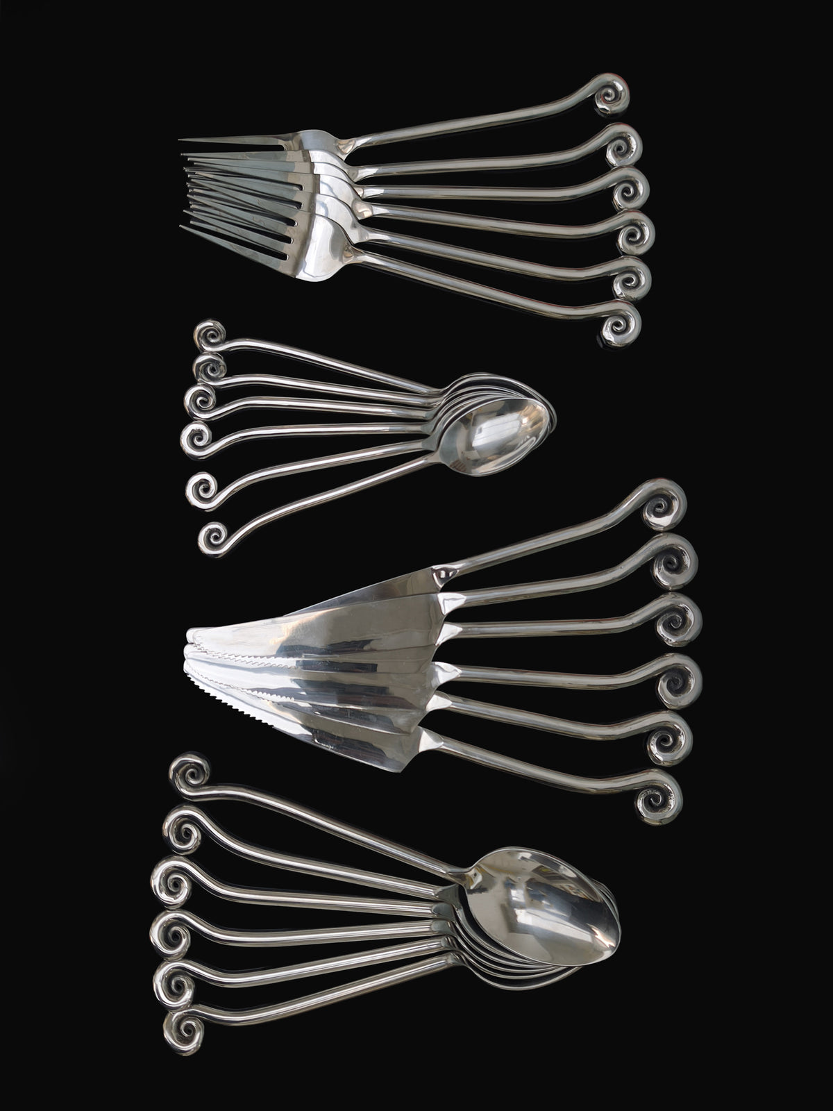 Set of 24 Spiral Cutlery by Les Objoies | The Oblist