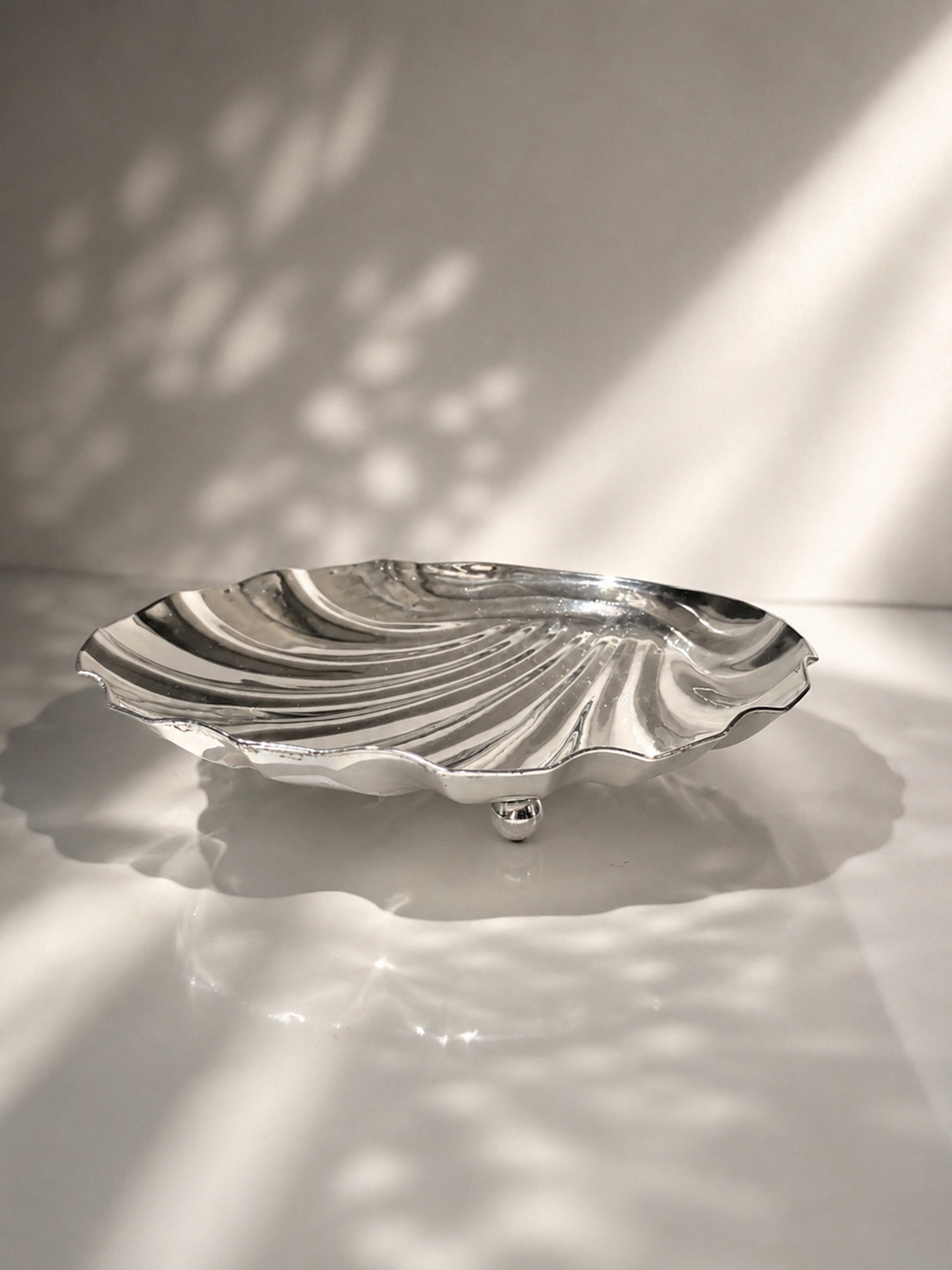 Italian silver plated shell bowl - 1950s by Dodo Vintage | The Oblist