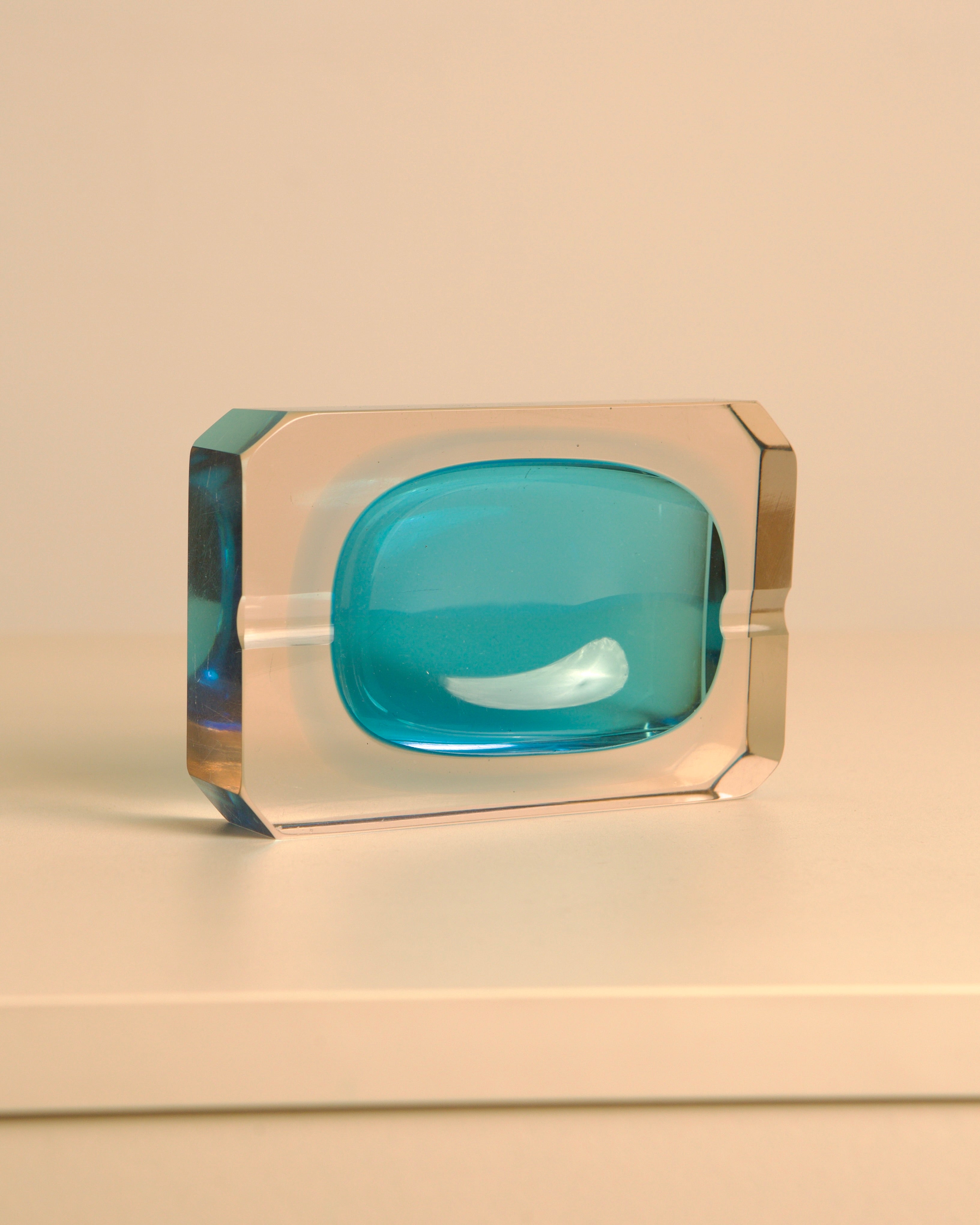 Rectangular Murano glass ashtray in blue by Flavio Poli for Seguso, 80s — lifestyle setting