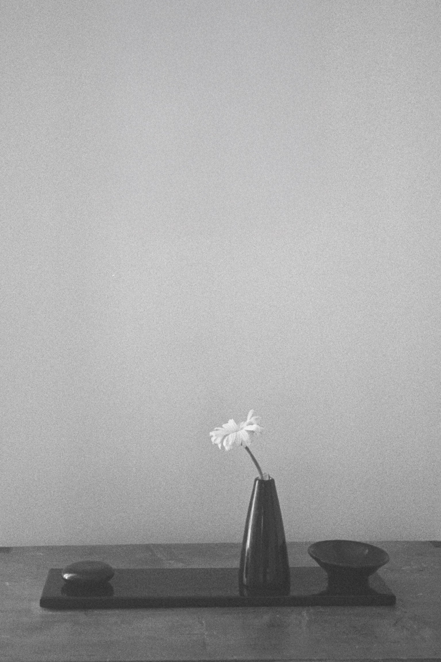 The Bottom of the Lake - Vase in Ceramic and Lava Stone — side angle