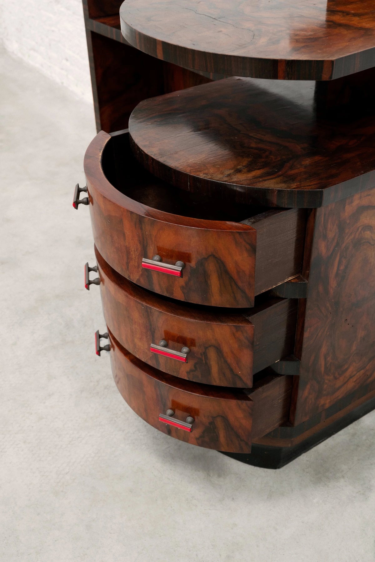 Italian Rationalist Walnut Sideboard with Red Bakelite Handles, circa 1930 — view 9