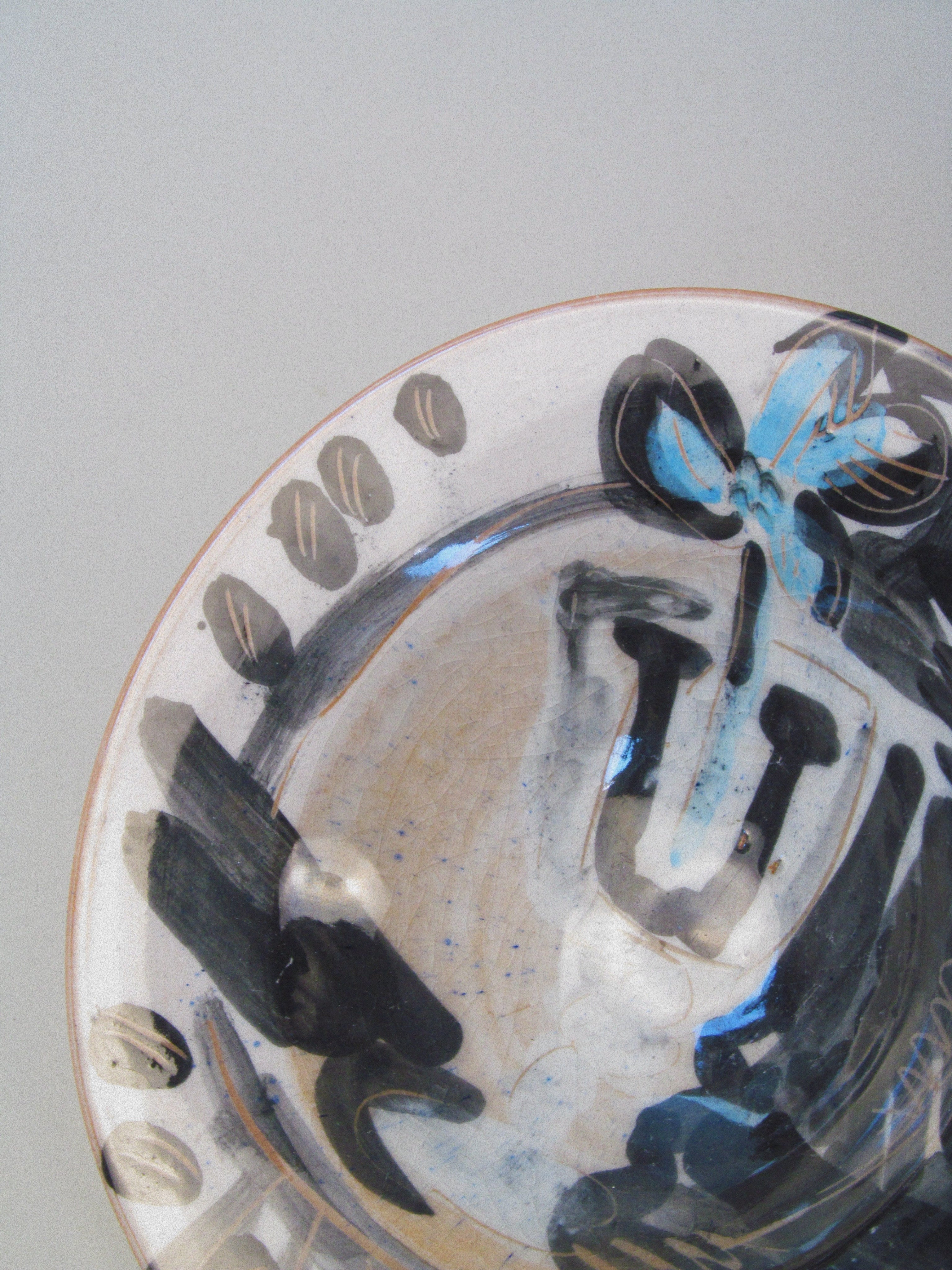 Bowl by El Bocal Venezia — top view of painted ceramic design