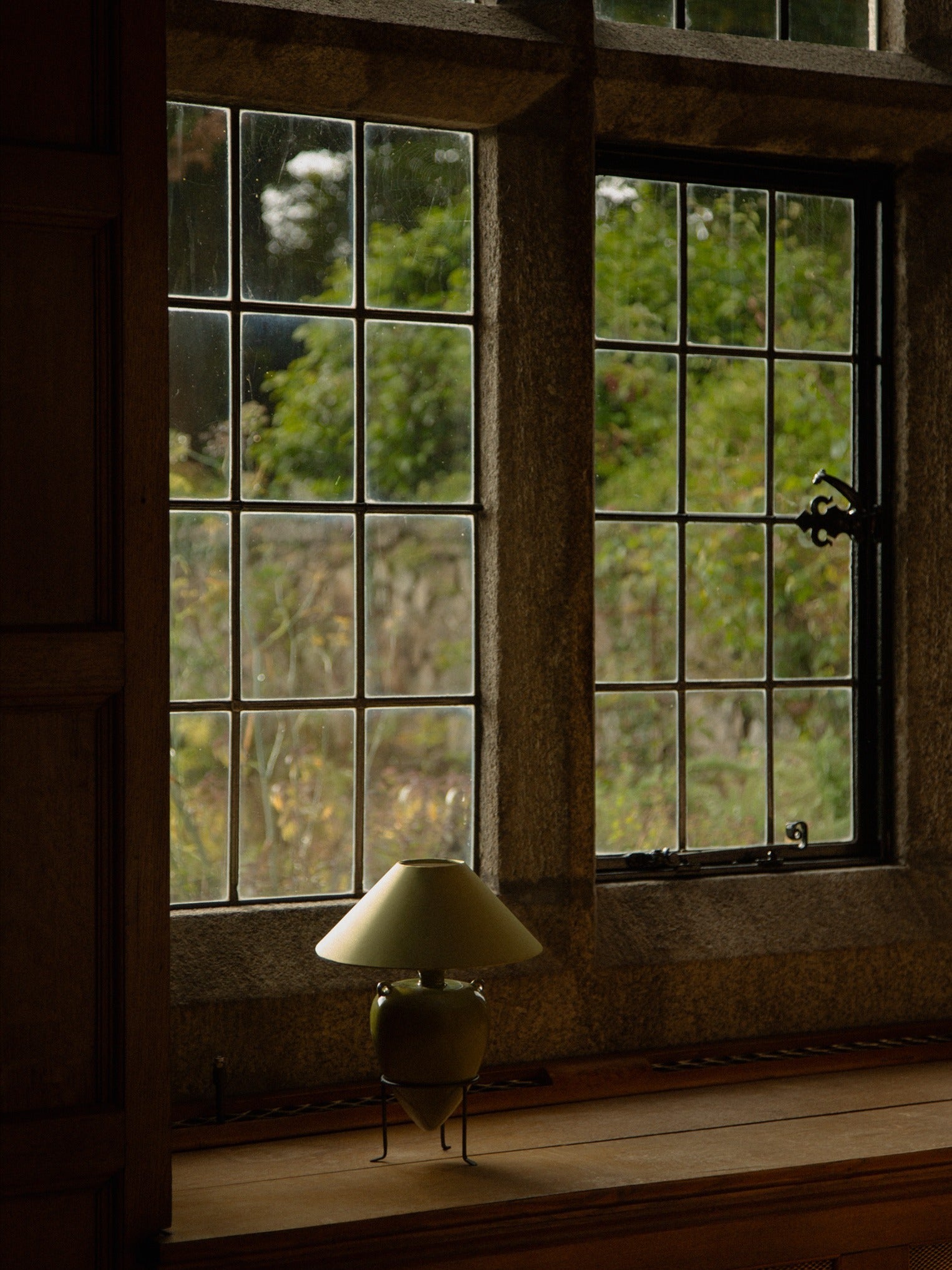 Vittoria Table Lamp — alternate view