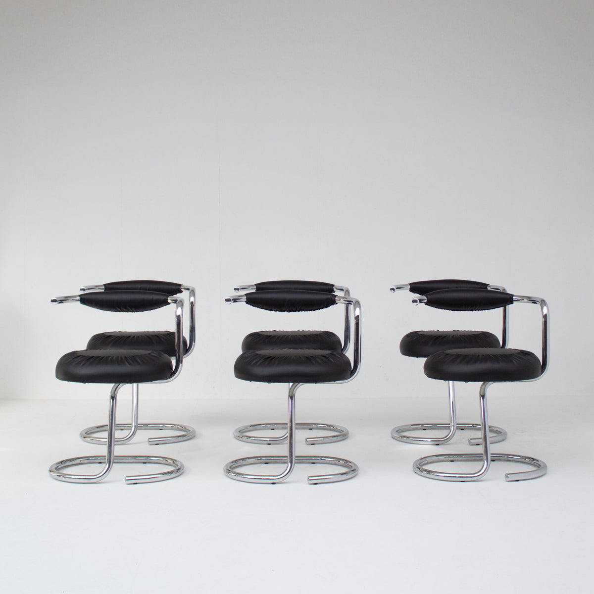 Set of 6 Cobra Chairs by Giotto Stoppino — detail view
