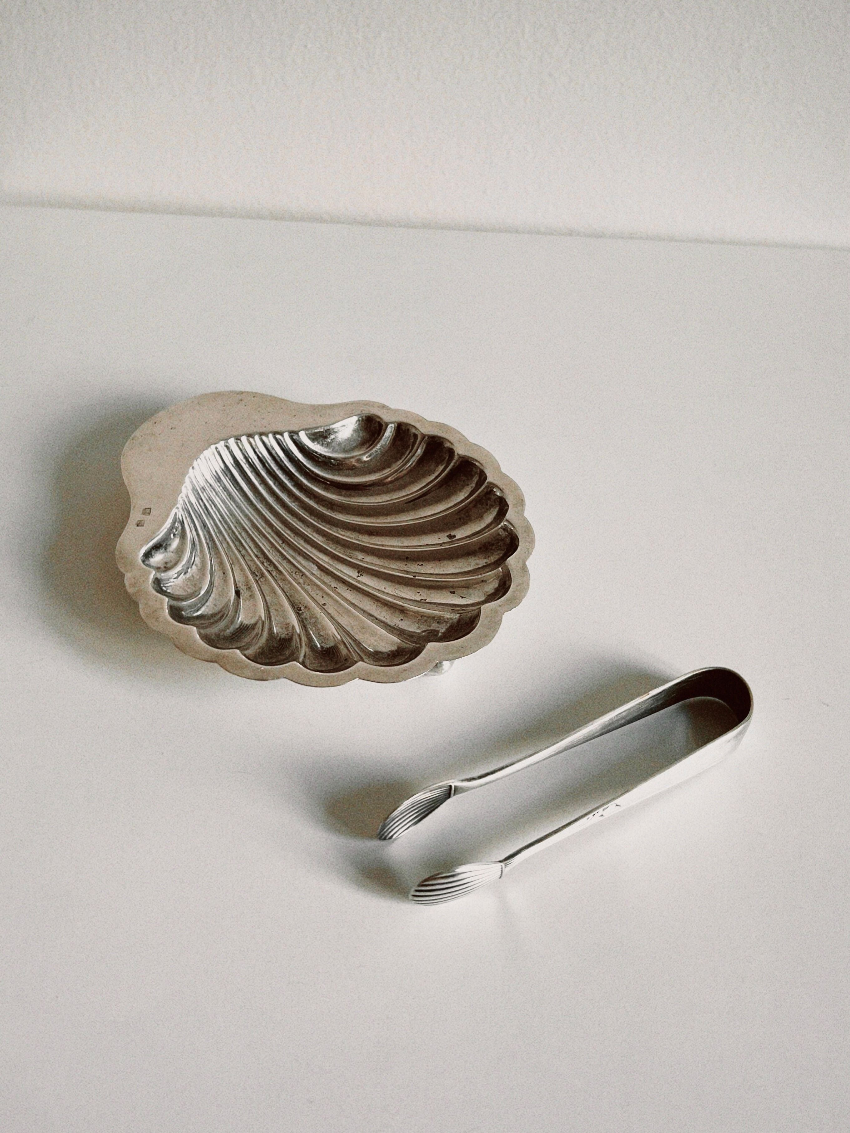 Shell Shaped Dish and Prong