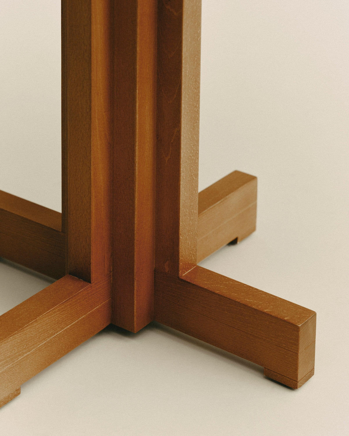 FRANKIE TABLE — view 10