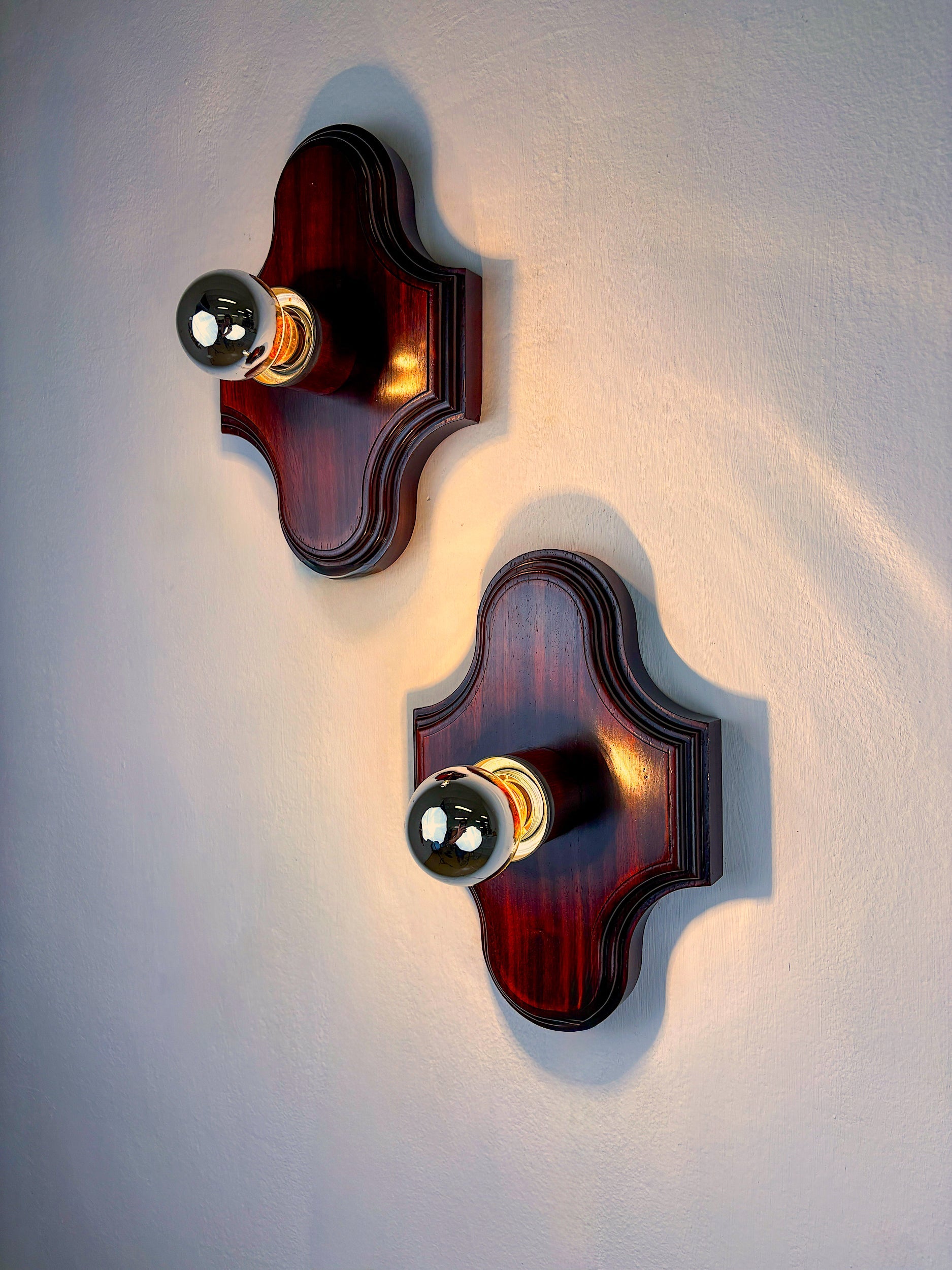 Pair of Geometric Art Deco Wall Lights, Carved wood, France, 1960s — detail view