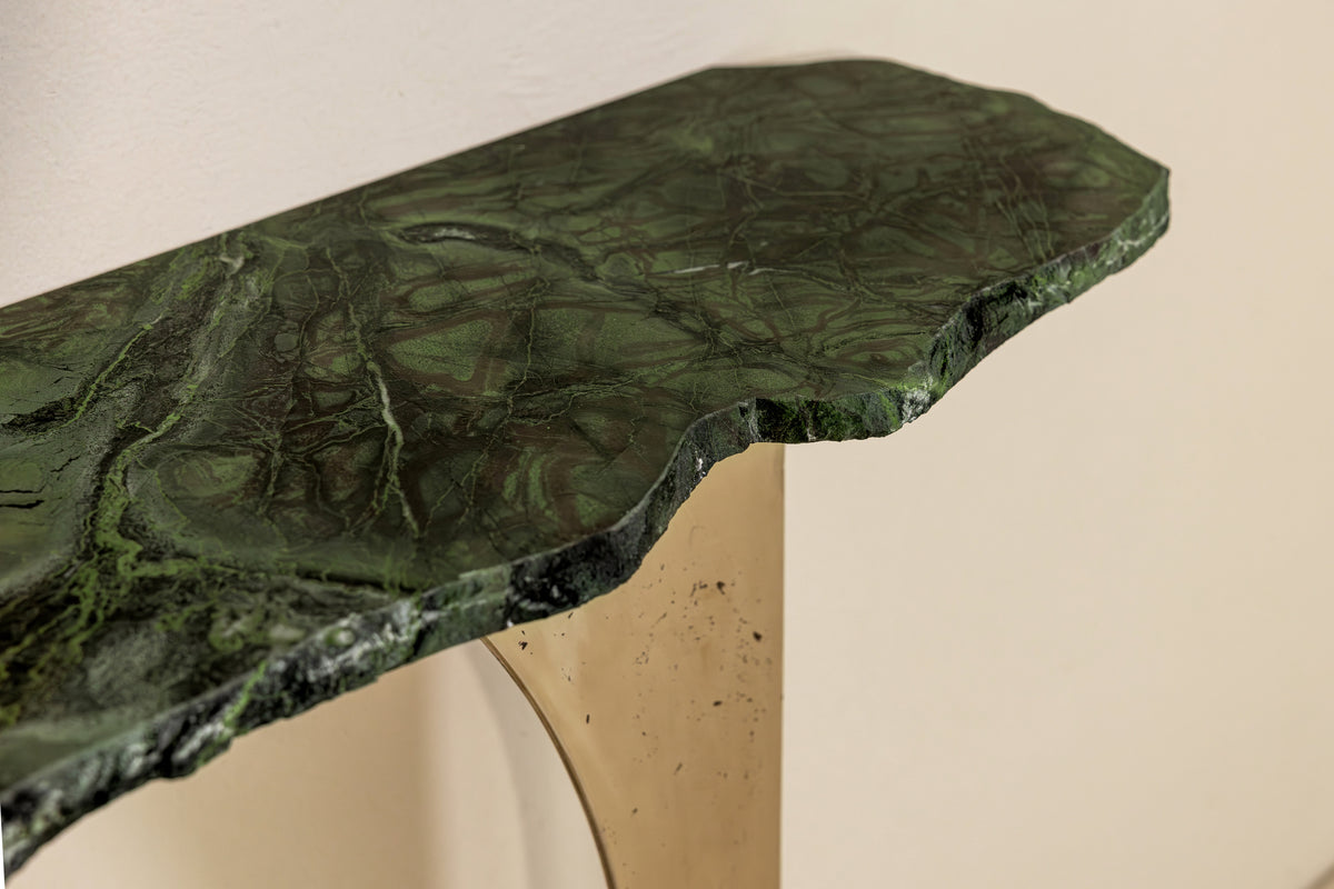 VITTORIA Console — close-up