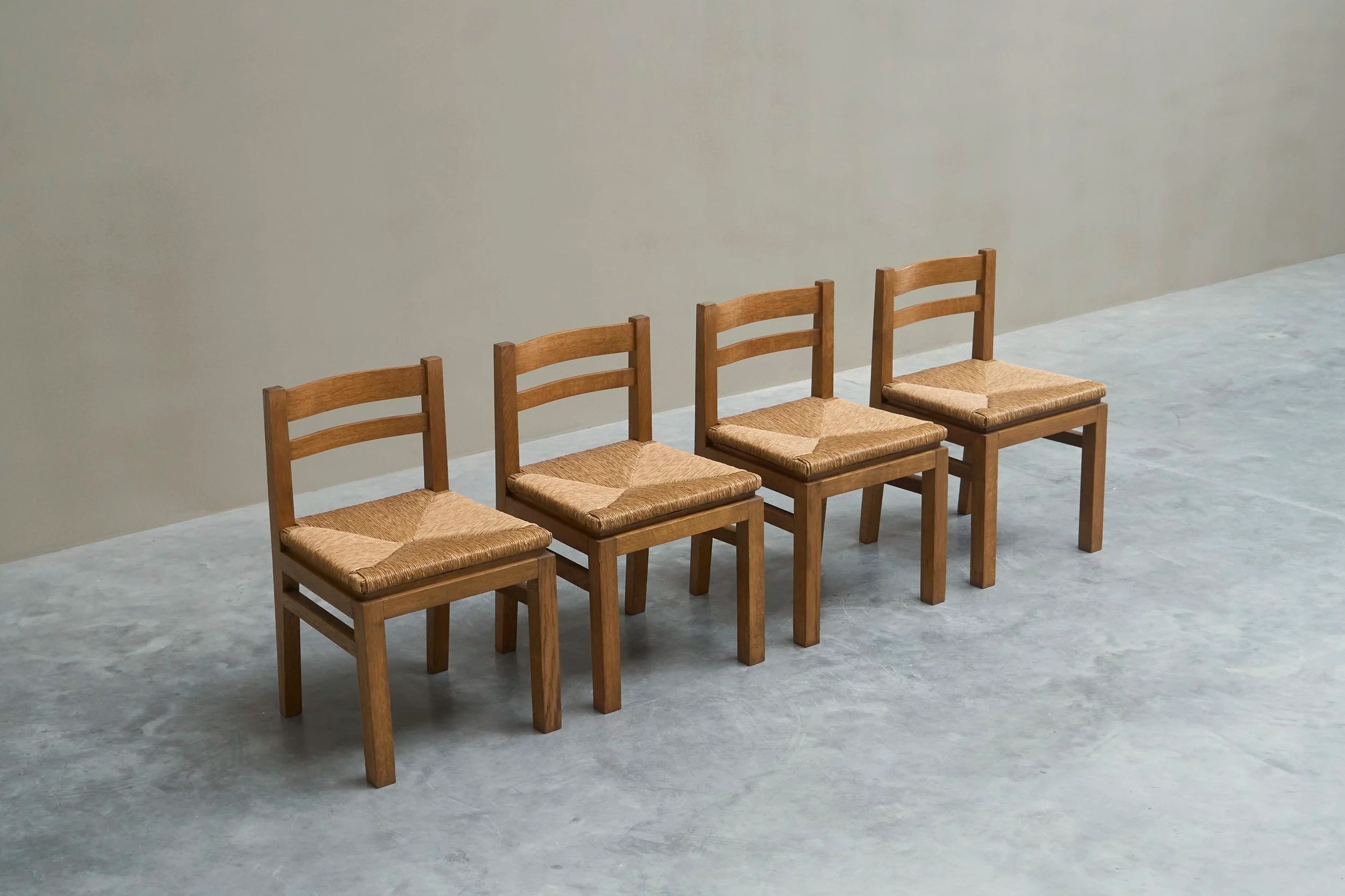 Set of 4 Modernist Chairs in Solid Oak and Straw, Belgium 1960s — alternate view