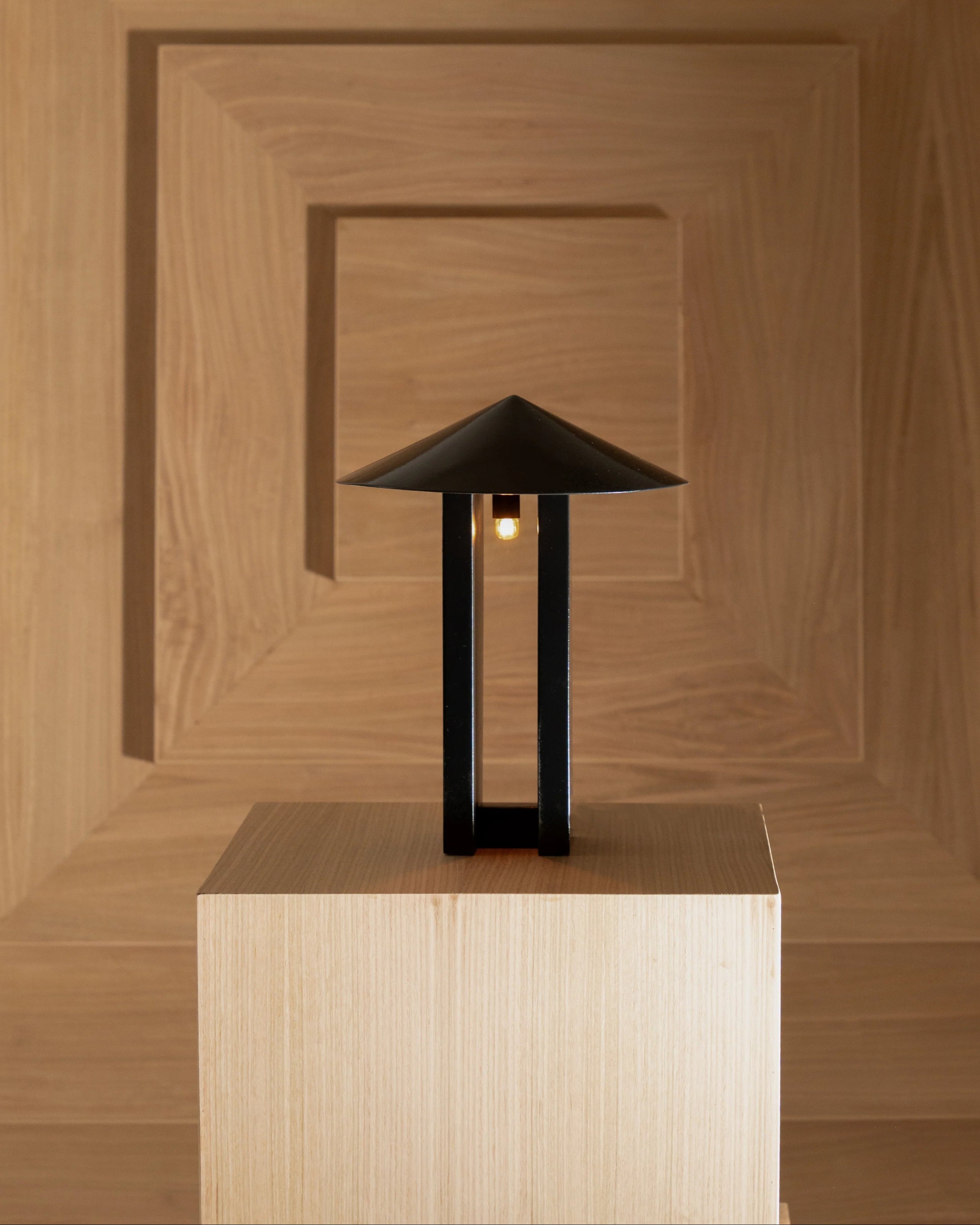 'Ochapéu 2' Table Lamp