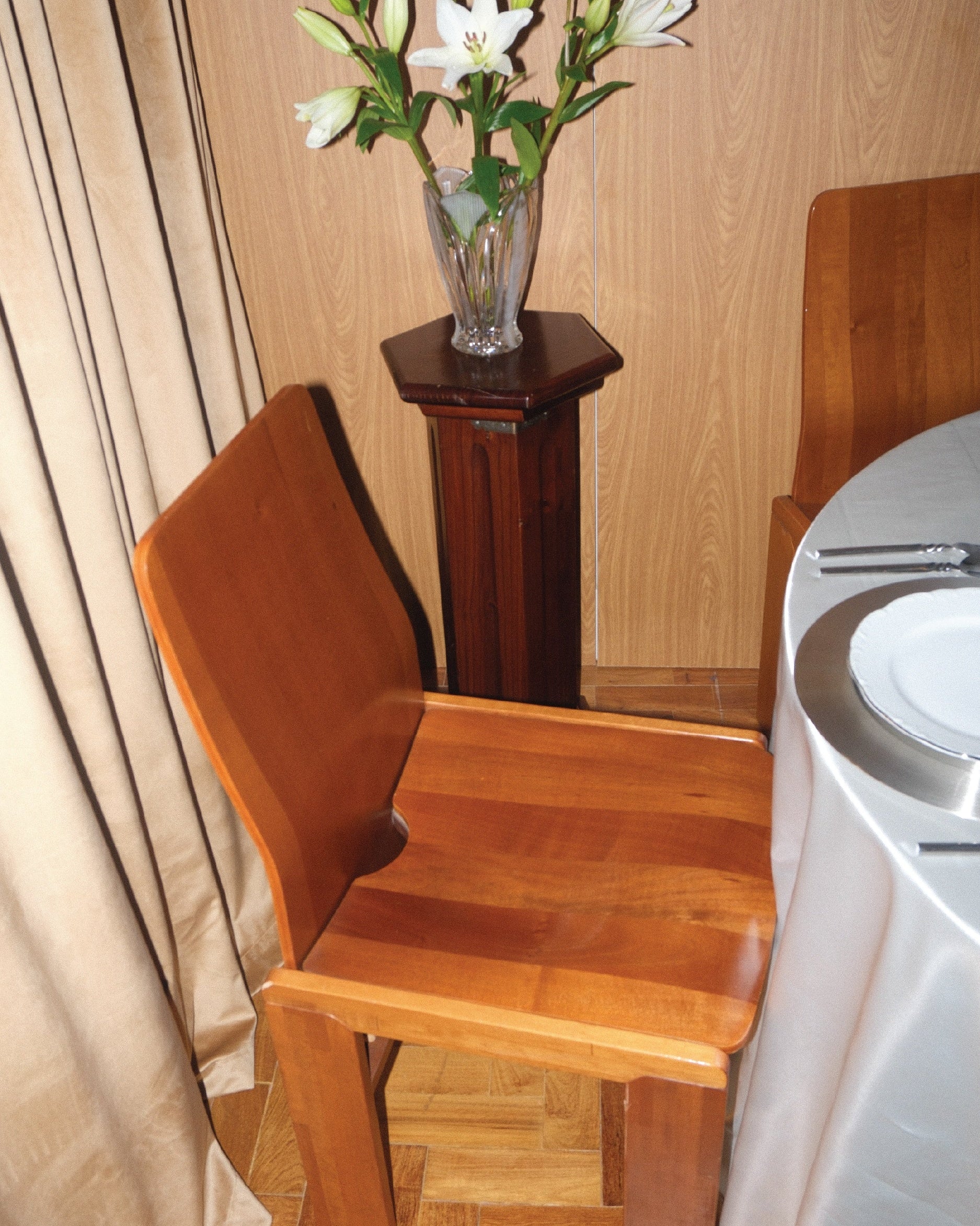 Enzo Berti Set of 6 Wood Chairs — side angle