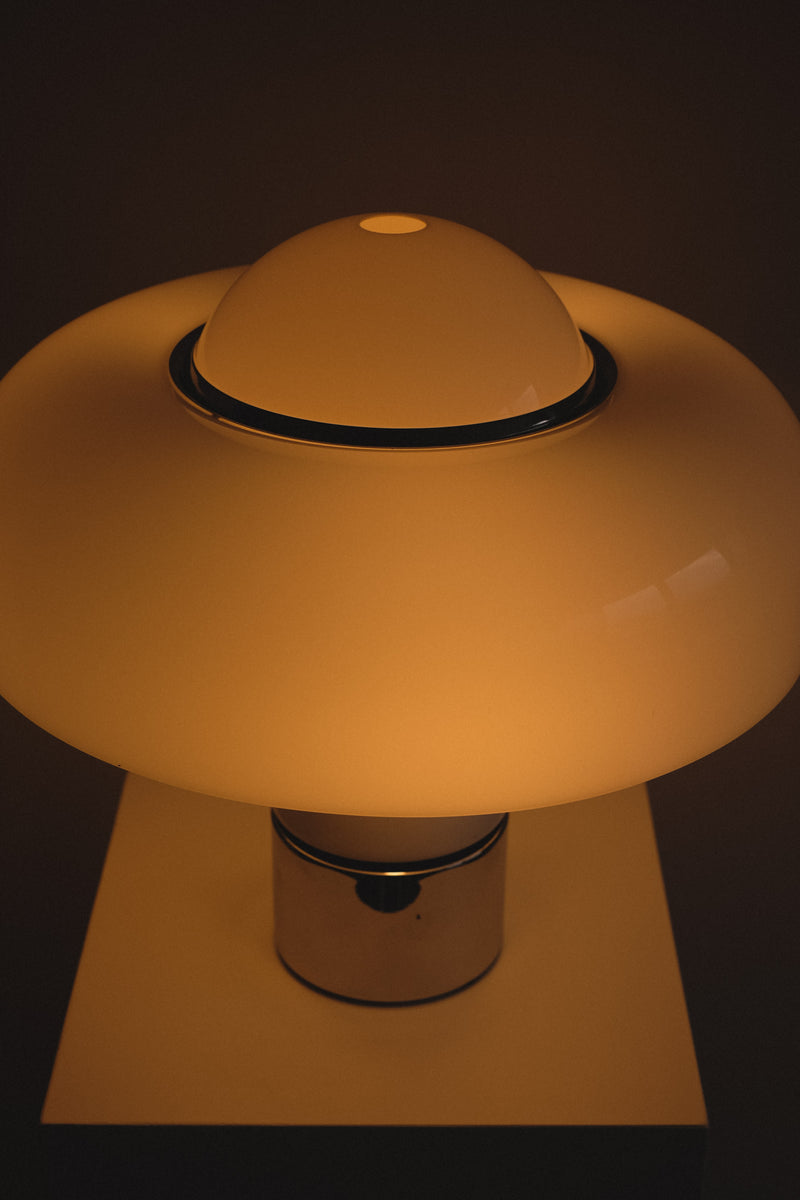Brumbry Table Lamp by Luigi Massoni for Harvey Guzzini — close-up of glowing glass shade