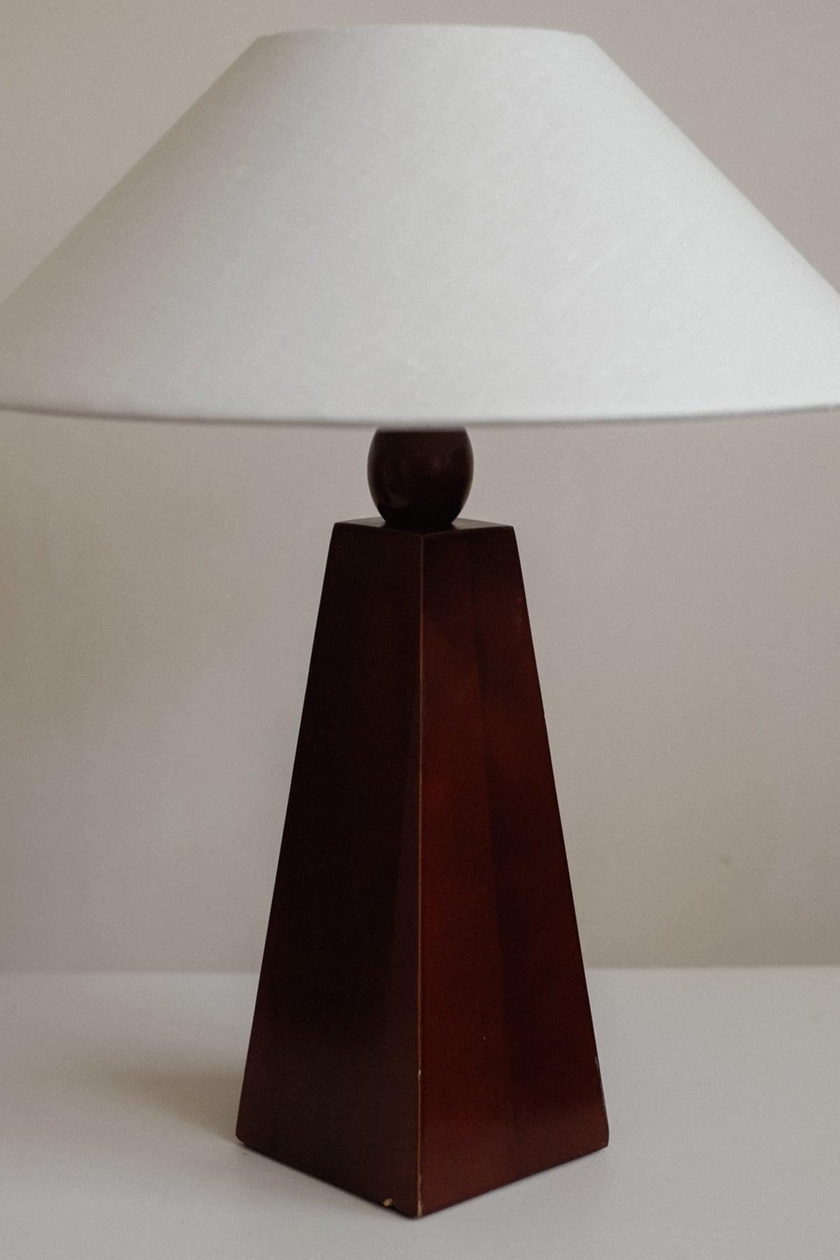 Timeless Elegance Wooden Table Lamp — detail view