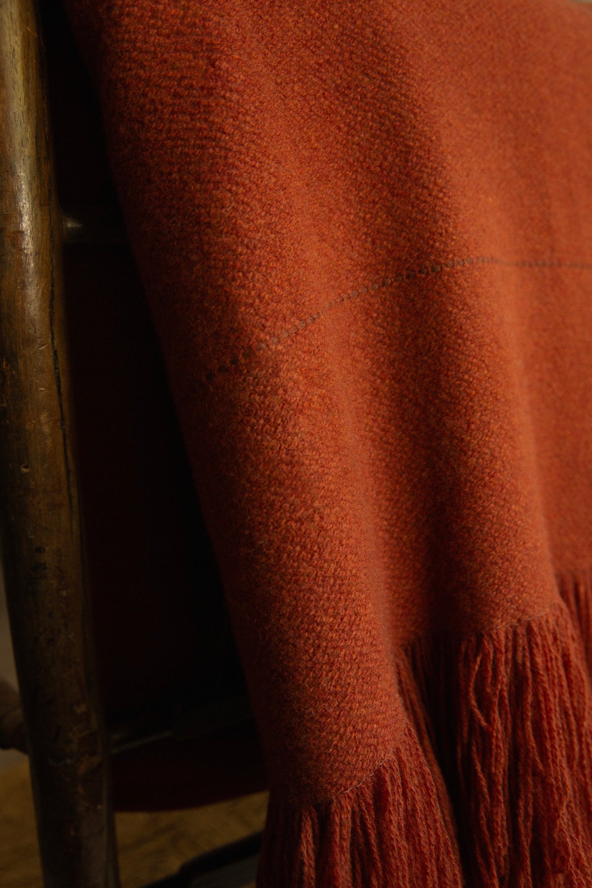 Edition 03 - Sillon - Morello — side angle