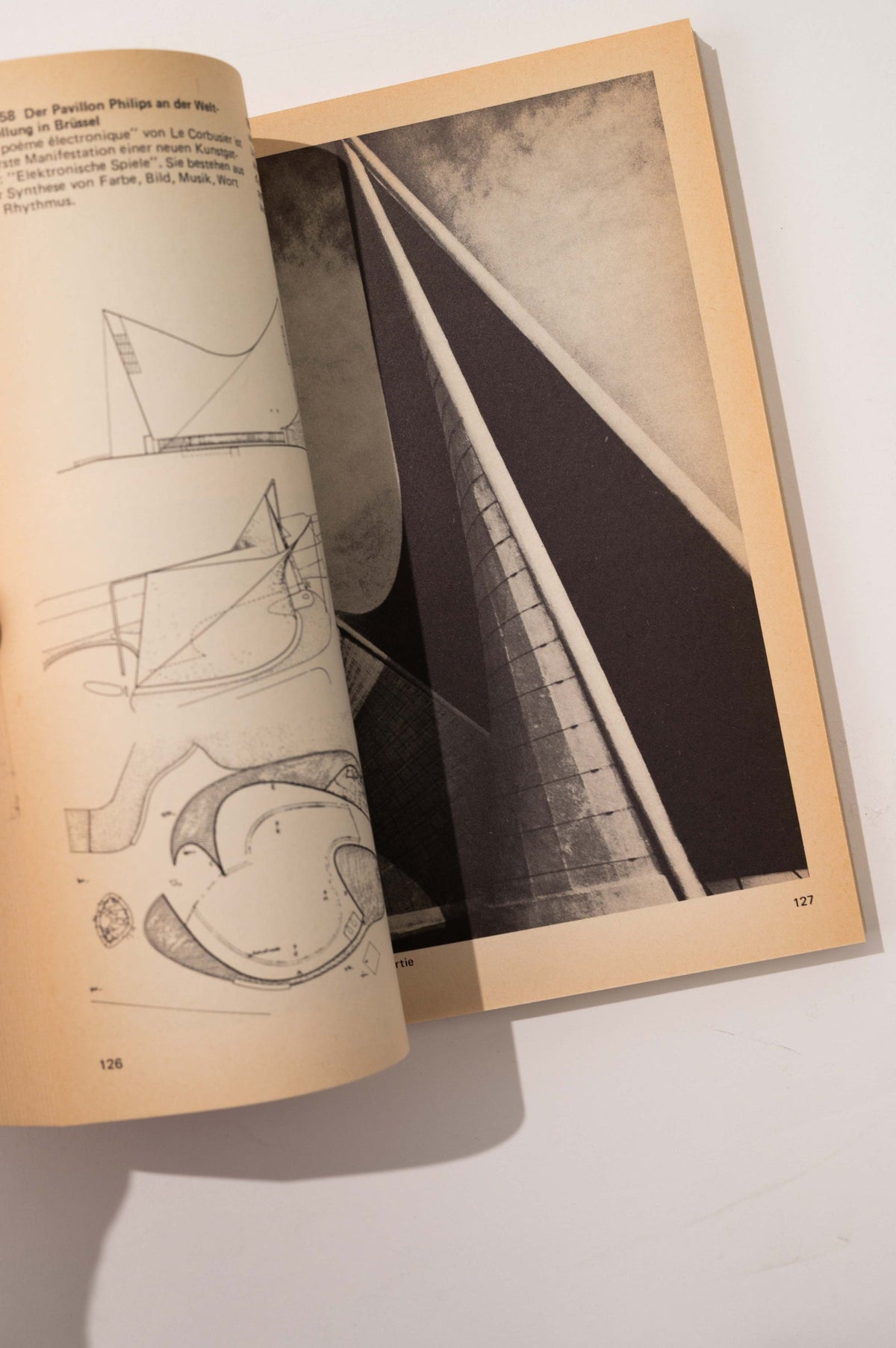 Le Corbusier Studio Paperback, 1979 Architecture and Interiors Book — close-up