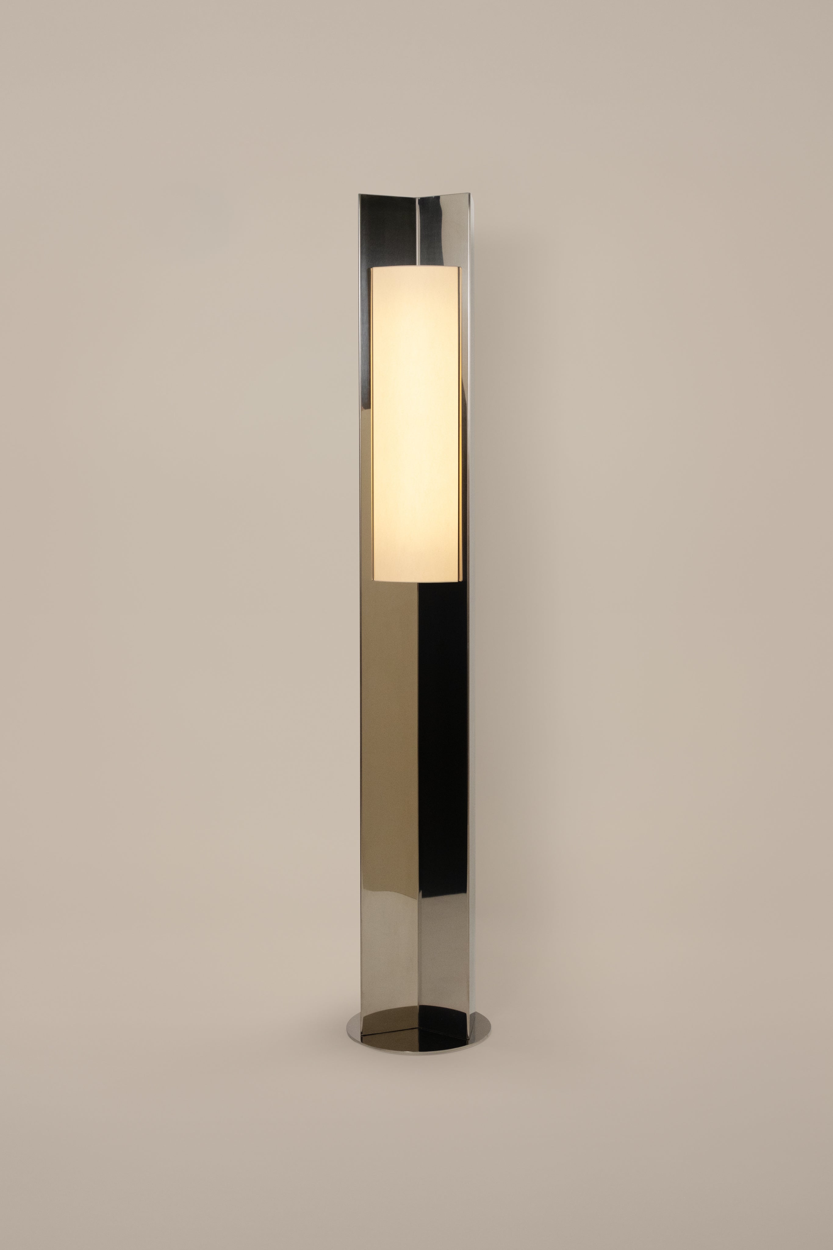 'Arrow 158' Floor Lamp by Violaine d'Harcourt | The Oblist