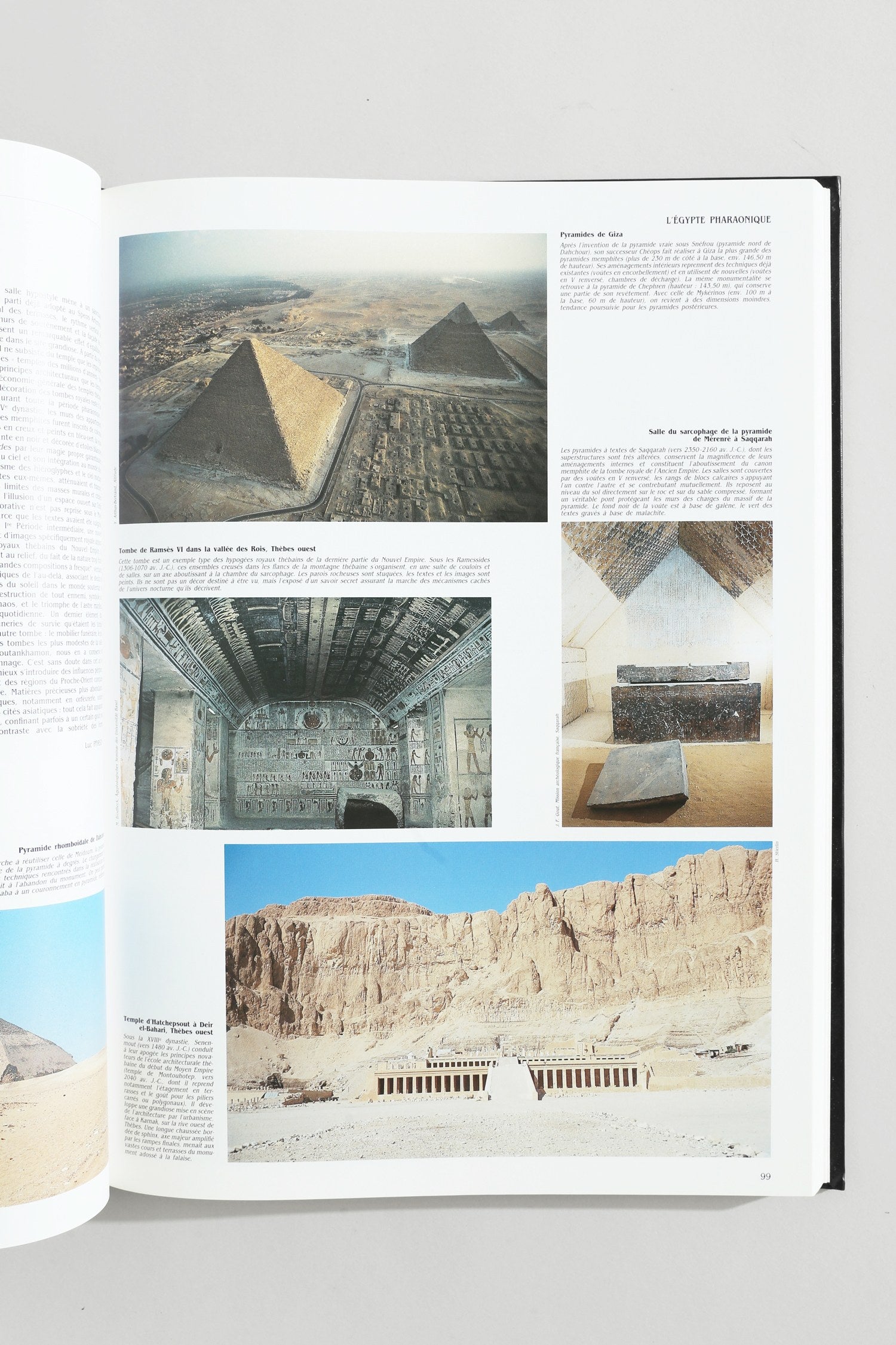 Le Grand Atlas de L’art Book Set — open view showing detailed images of pyramids and tombs