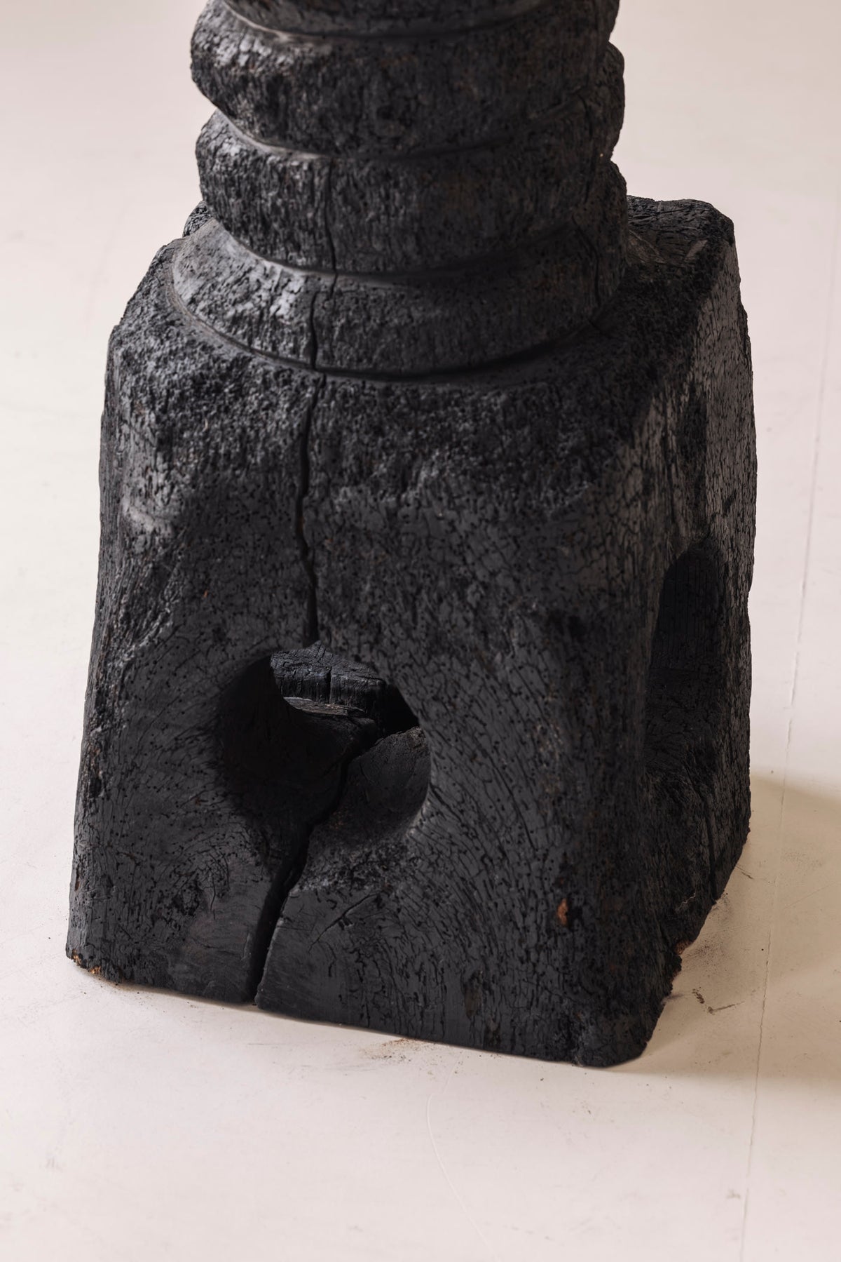 Antique French wine press screw pedestal in burned oak, 19th century. — in context