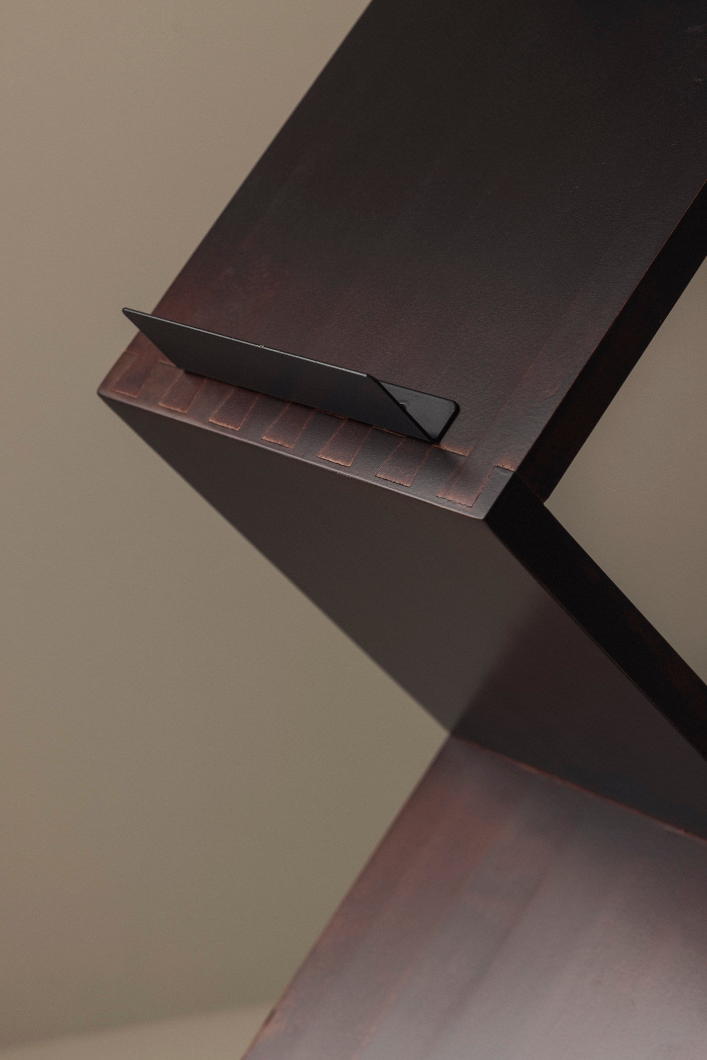Magazine ‘Zink’ shelf by Jonas Bohlin for Källemo, Sweden 1984 — close-up