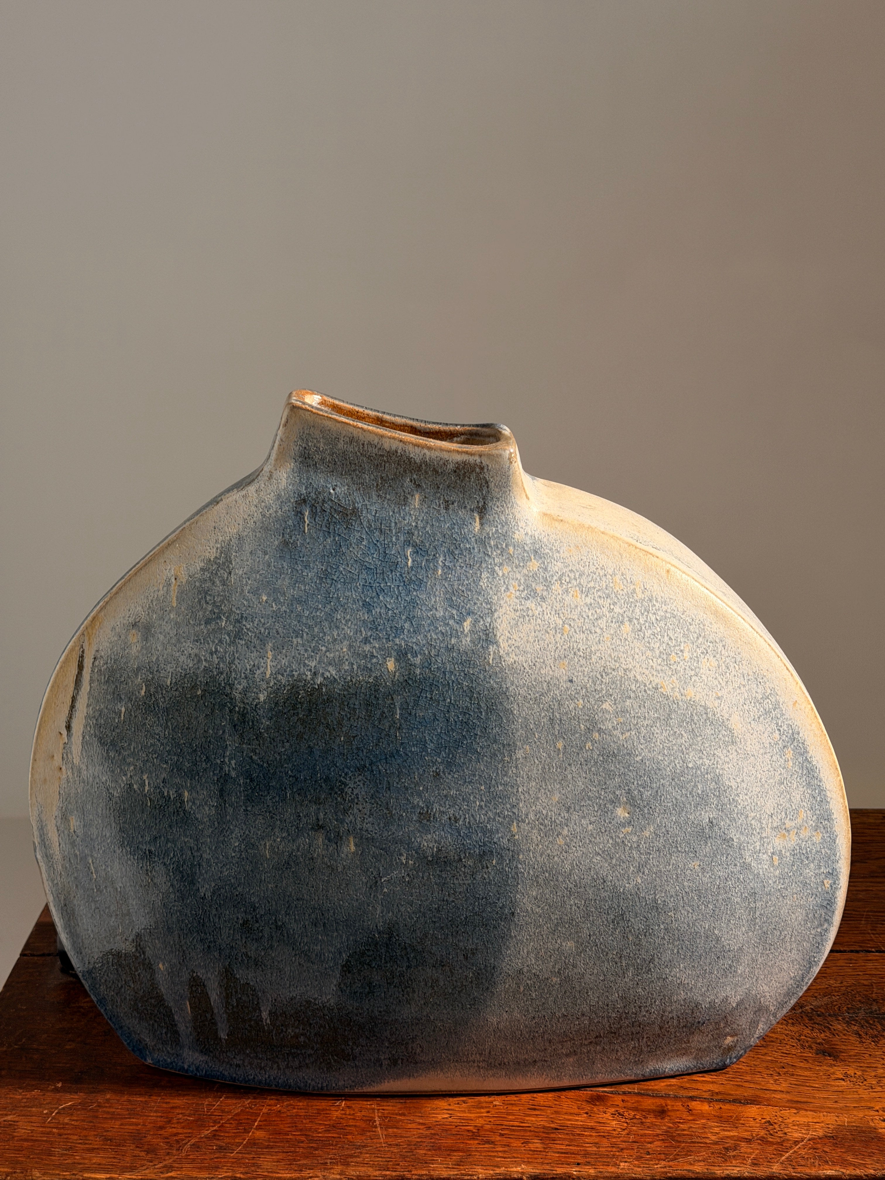 Lenticular sculptural vase by Jean-Claude Séris, circa 1960 — side angle