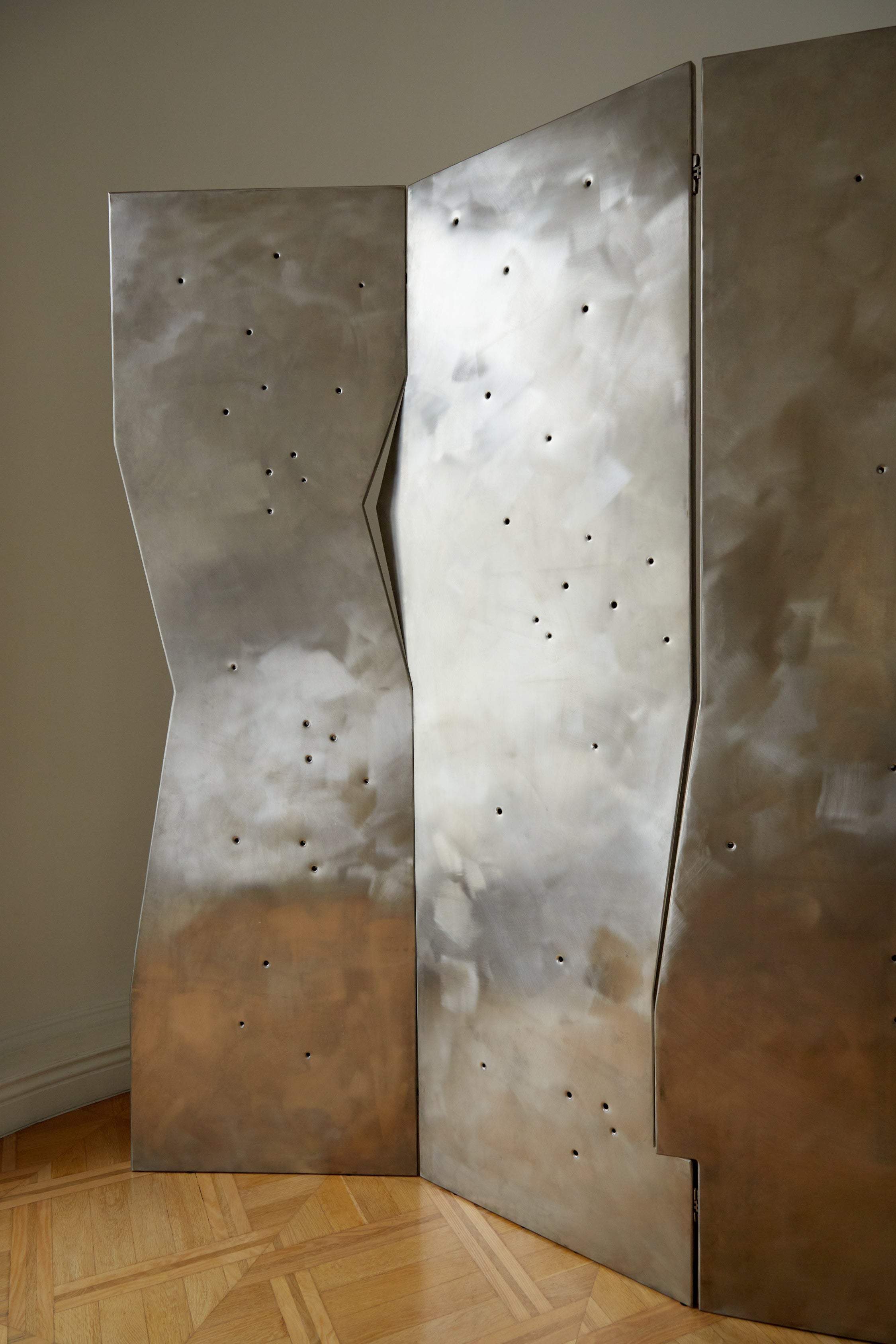 Echo screen | room divider — side angle