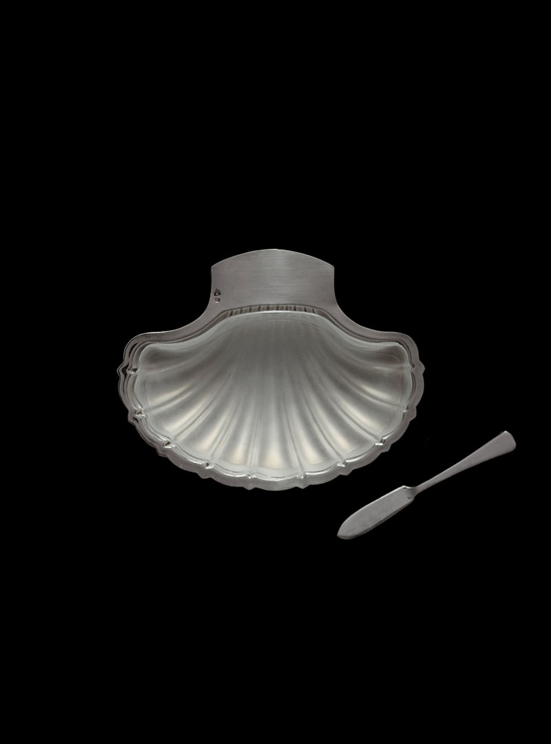 Shell Shaped Butter Dish in Glass and Metal by LA PARADE | The Oblist — clear glass, modern design