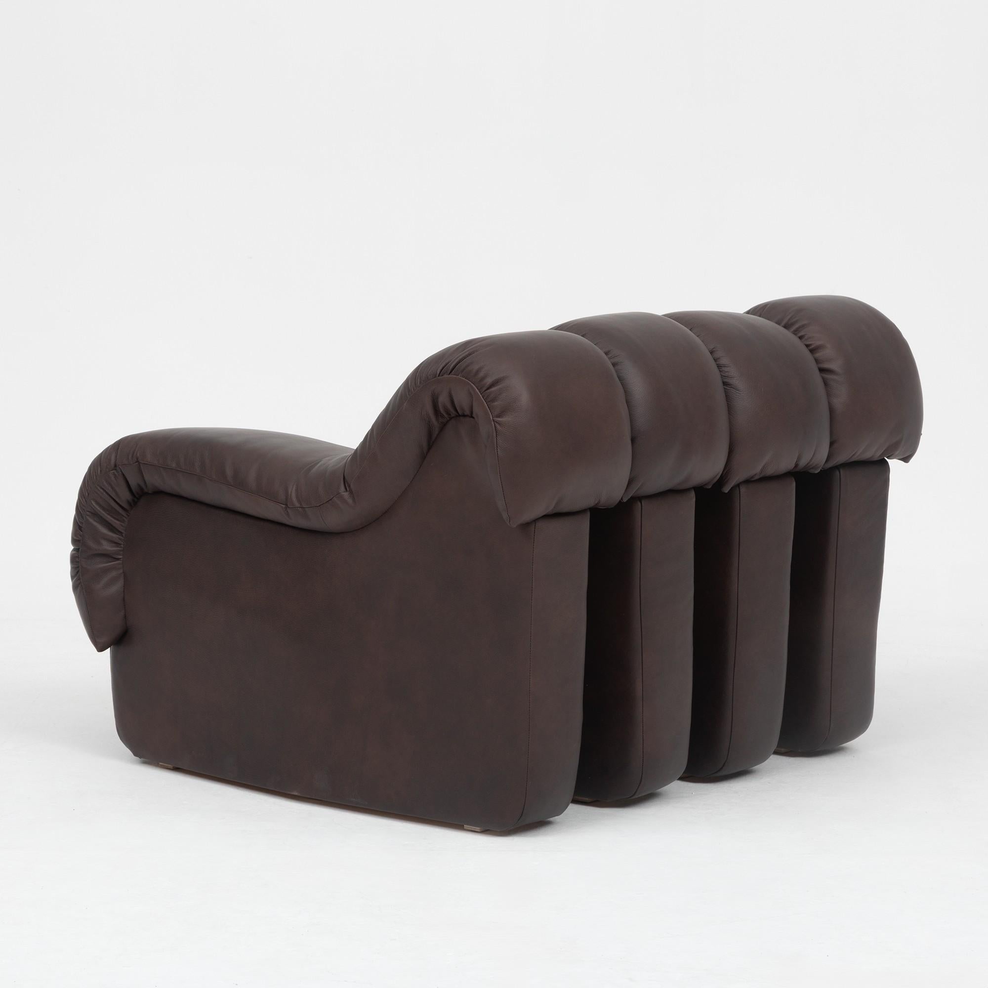 De Sede DS-600 'Snake' Sofa by Ueli Berger, Customised in Chocolate Nubuck — lifestyle setting
