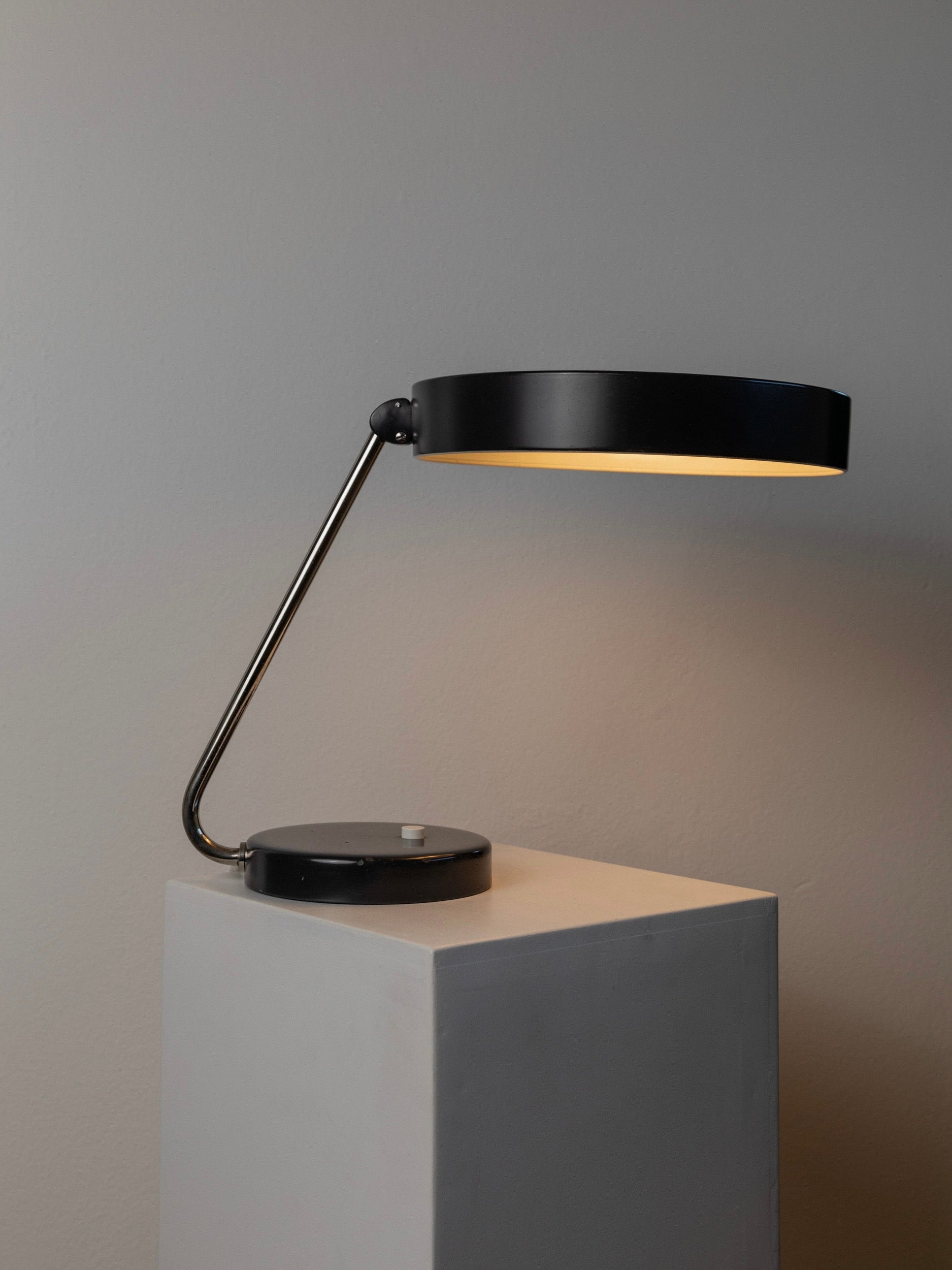 Table Lamp by Kaiser Idell, 1960s by Bottega Jacobs | The Oblist — black metal, vintage design