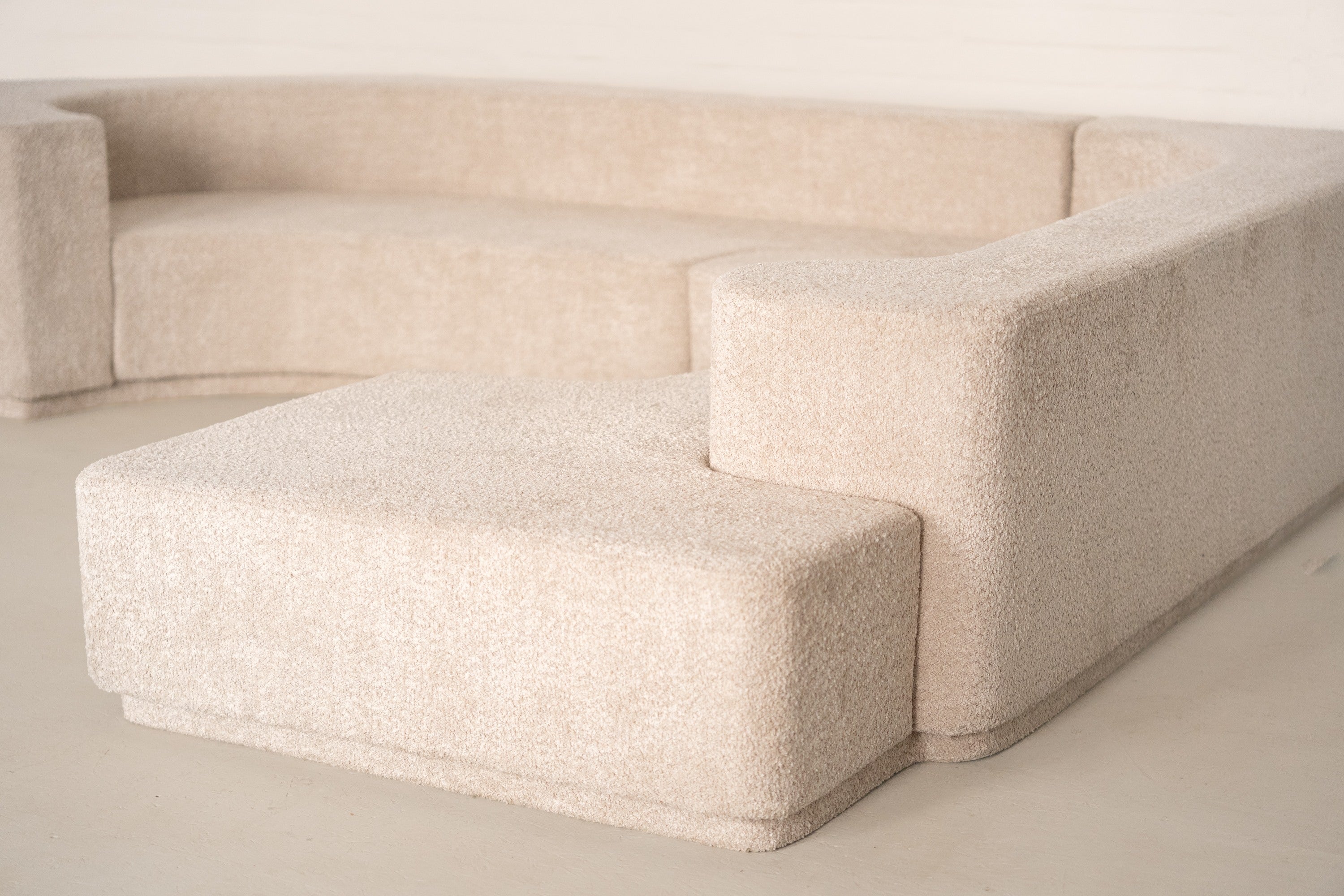 Lara Modular Sofa by Roberto Pamio, Renato Toso and Noti Massari for Stilwood — side angle showing textured beige upholstery