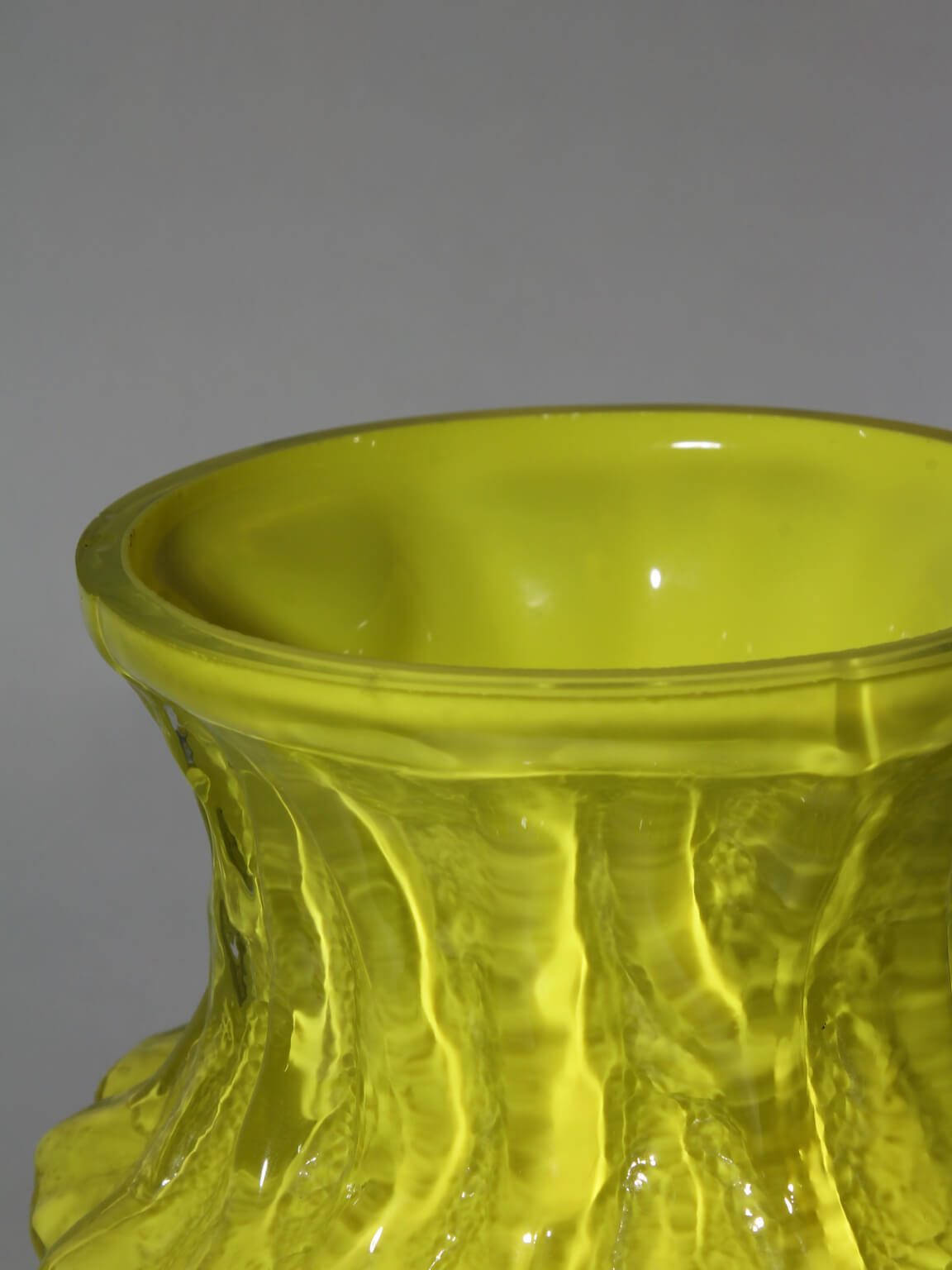 Kurt Wokan Neon Bark Textured Glass Vase — detail view
