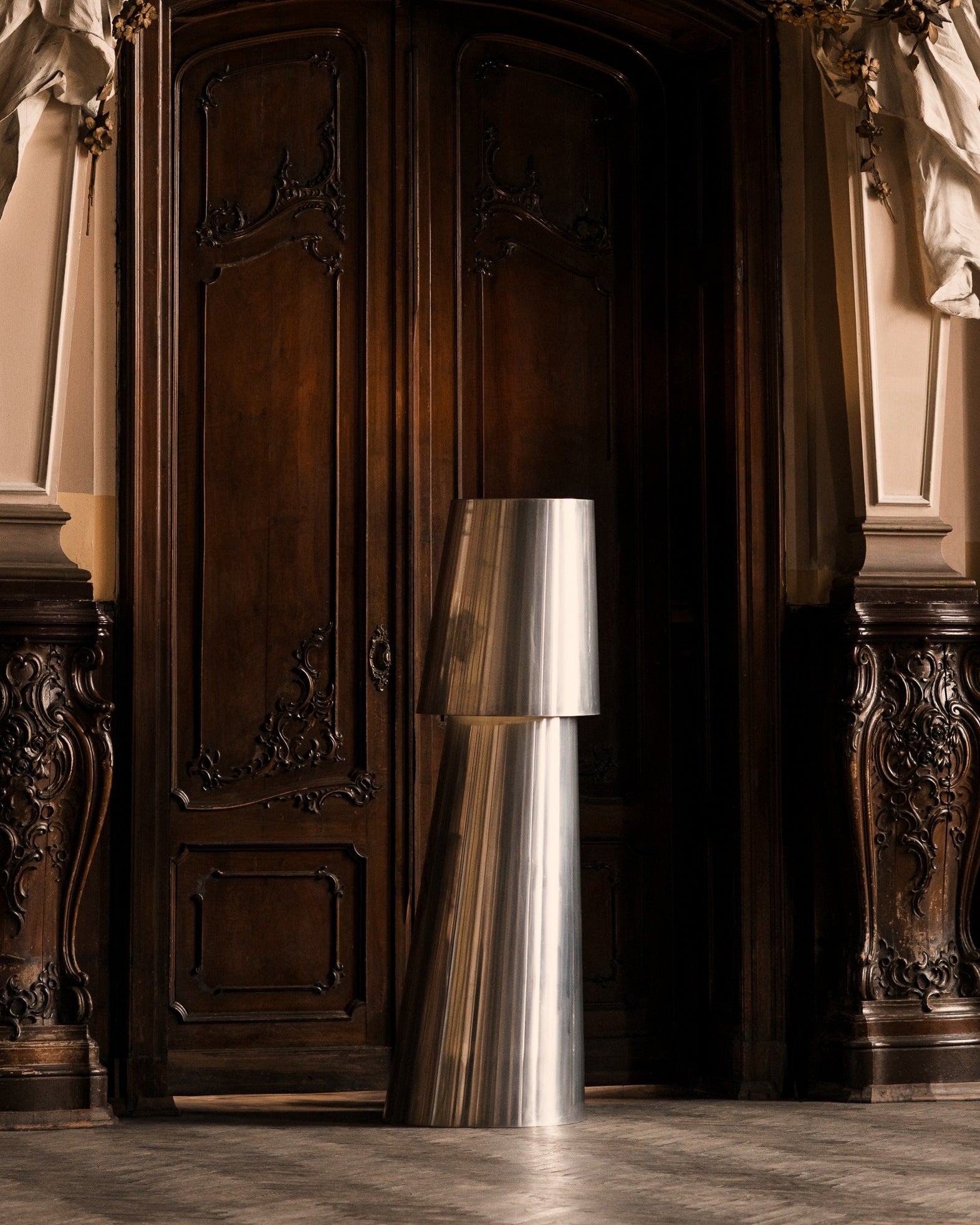 Aluminum Floor Lamp Object120 — detail view